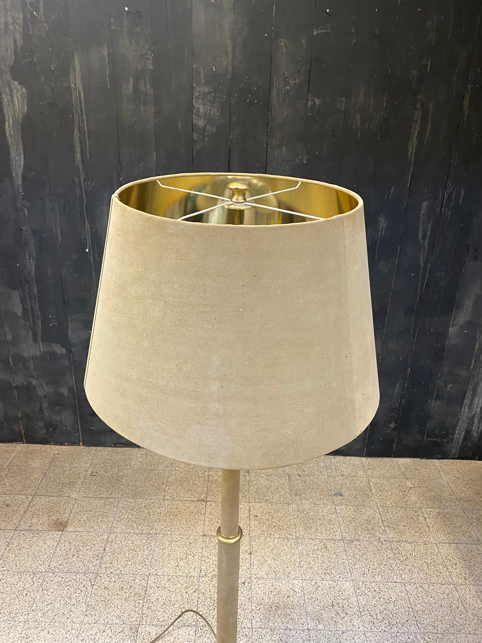 Elegant floor lamp in suede leather in the style of Jacques Adnet.
Foot and lampshade in very good condition.