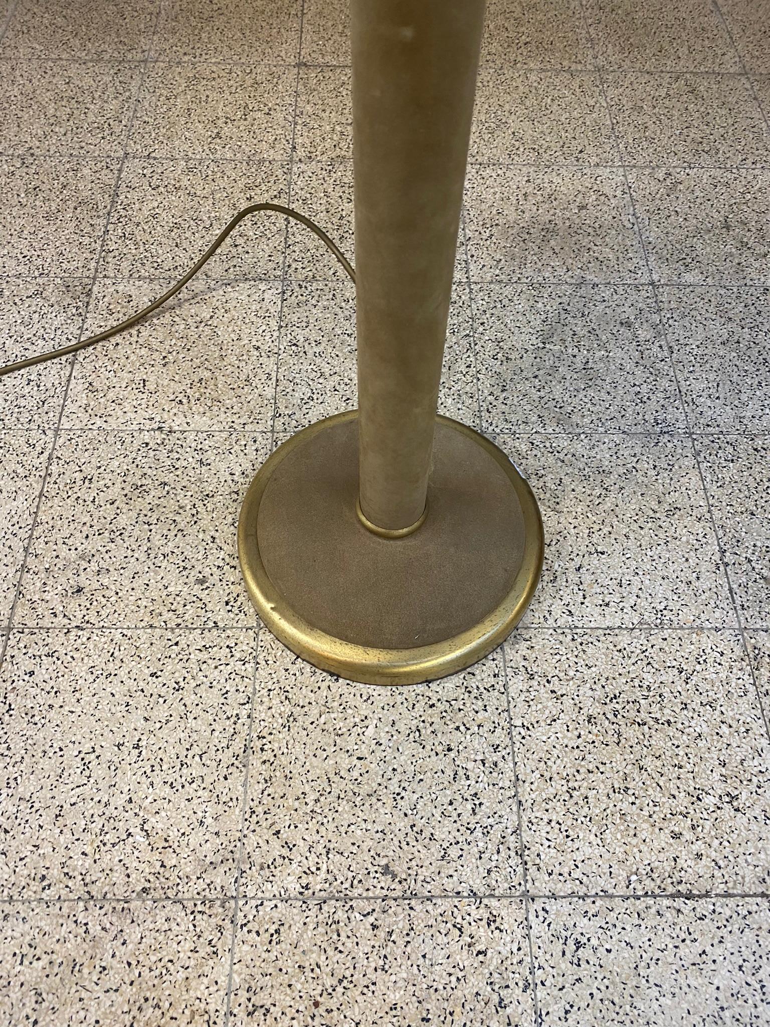 Elegant Floor Lamp in Suede Leather in the Style of Jacques Adnet, circa 1960 For Sale 1