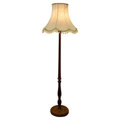 Lampadaire standard élégant sur pied