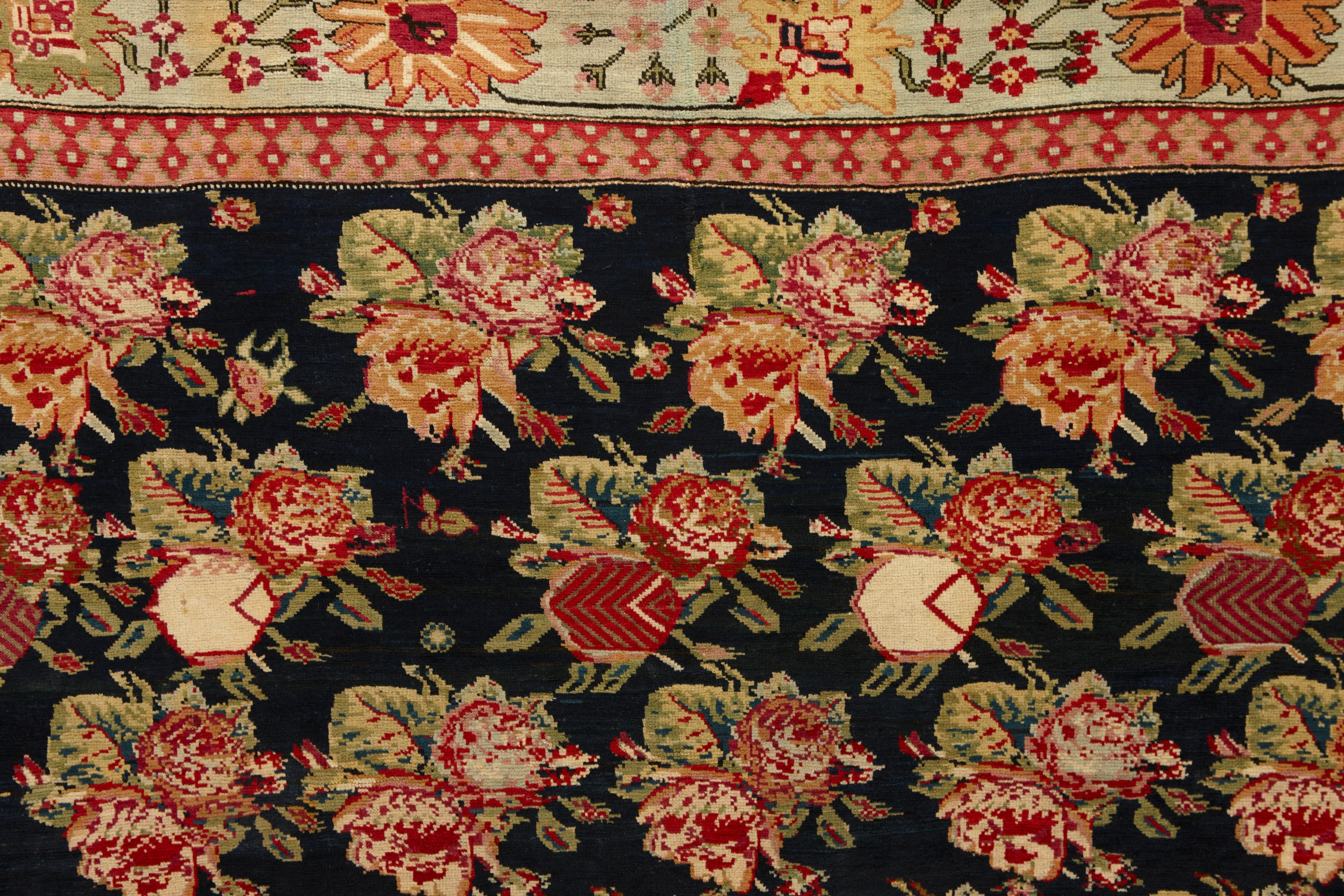 S'inspirant d'anciens motifs tribaux, de dessins géométriques et d'abstractions ludiques, les tapis caucasiens sont tissés dans un cadre tribal par des villageois ou des nomades.

Les tapis caucasiens sont tissés en Géorgie, en Arménie, en