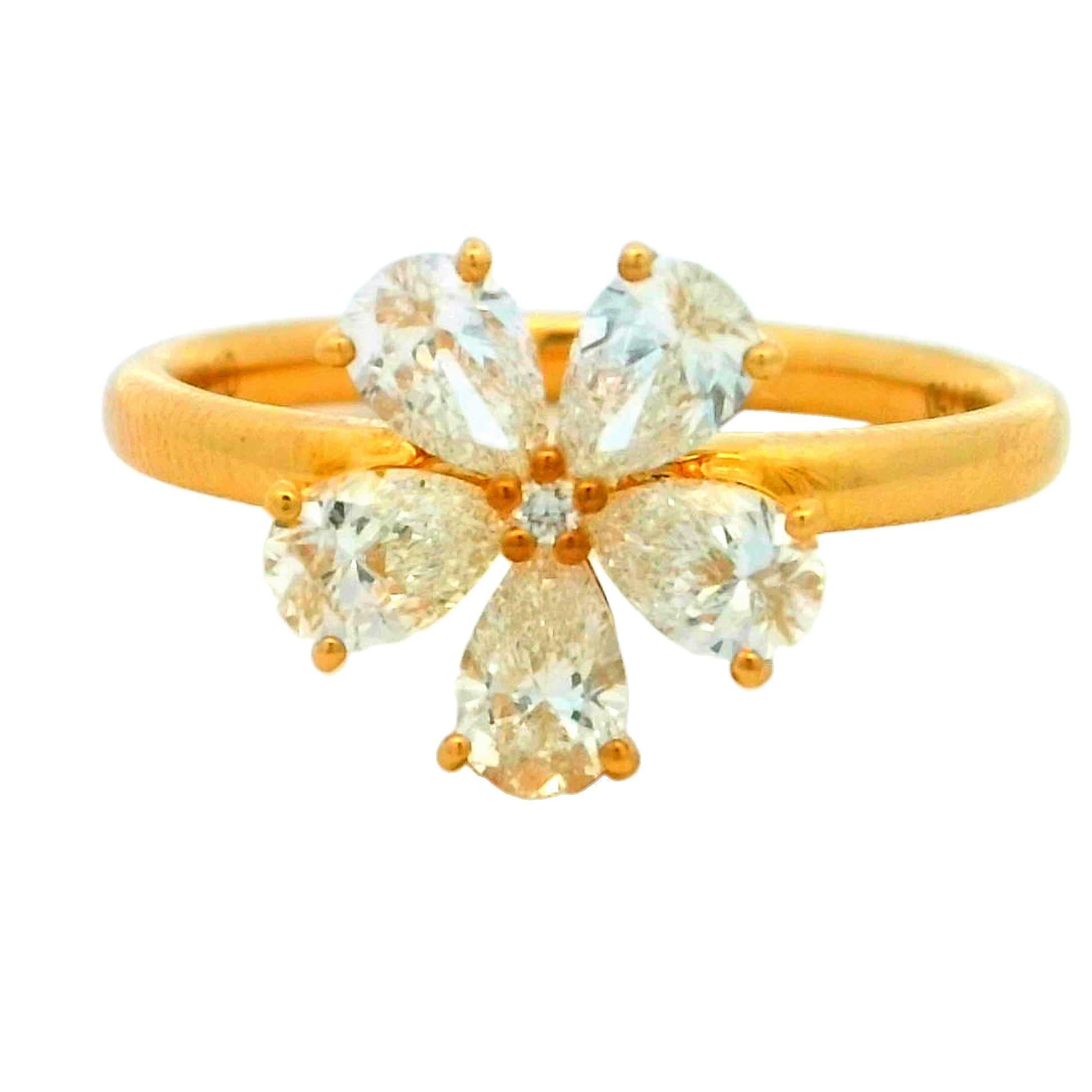 Anello d'oro con elegante design floreale in vendita 3