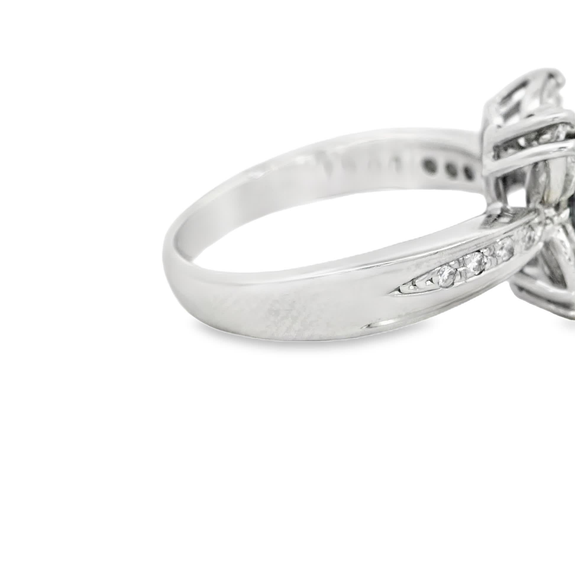 Ring mit elegantem floralem Design Damen im Angebot