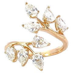 Elegant Floral Design Ring