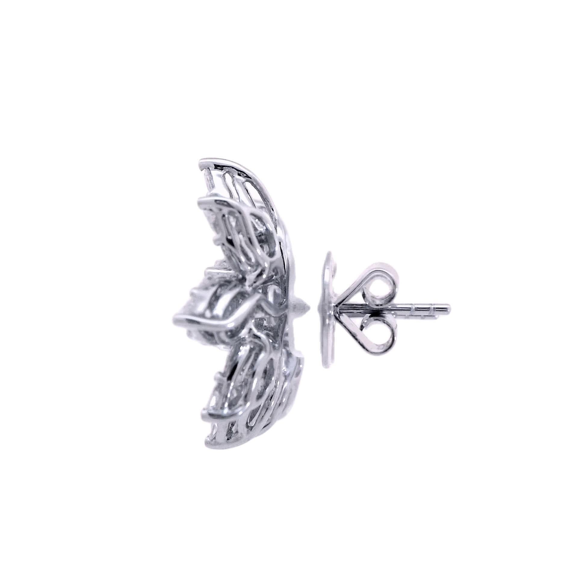 Elegance - Boucles d'oreilles florales en diamant Neuf - En vente à Great Neck Plaza, NY