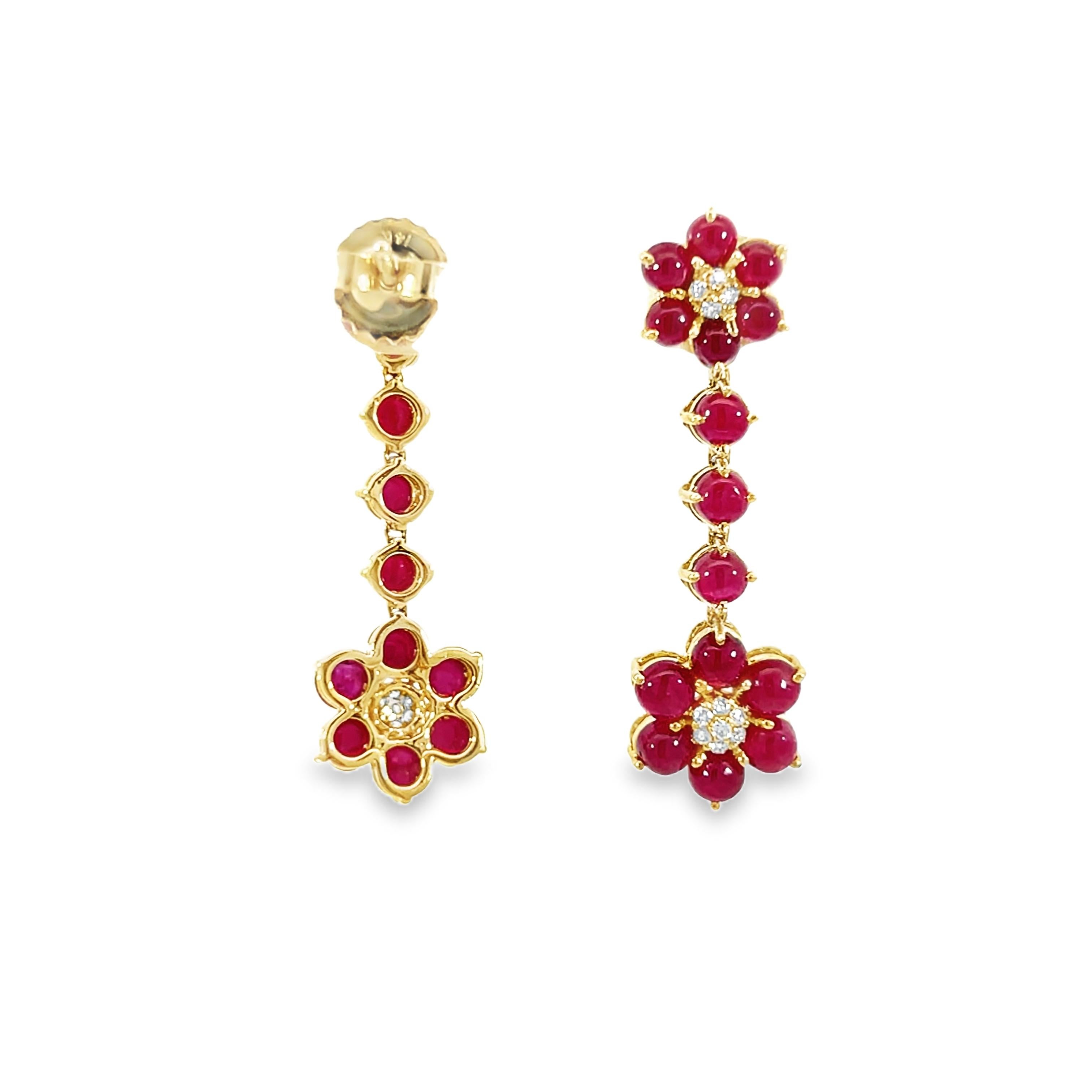 Eleganti orecchini floreali con rubini e diamanti in vendita 2