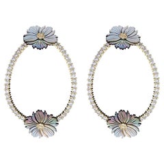 Elegante schwarze Perlmutt-Ohrringe mit Blumen aus 18 Karat versilbertem Silber