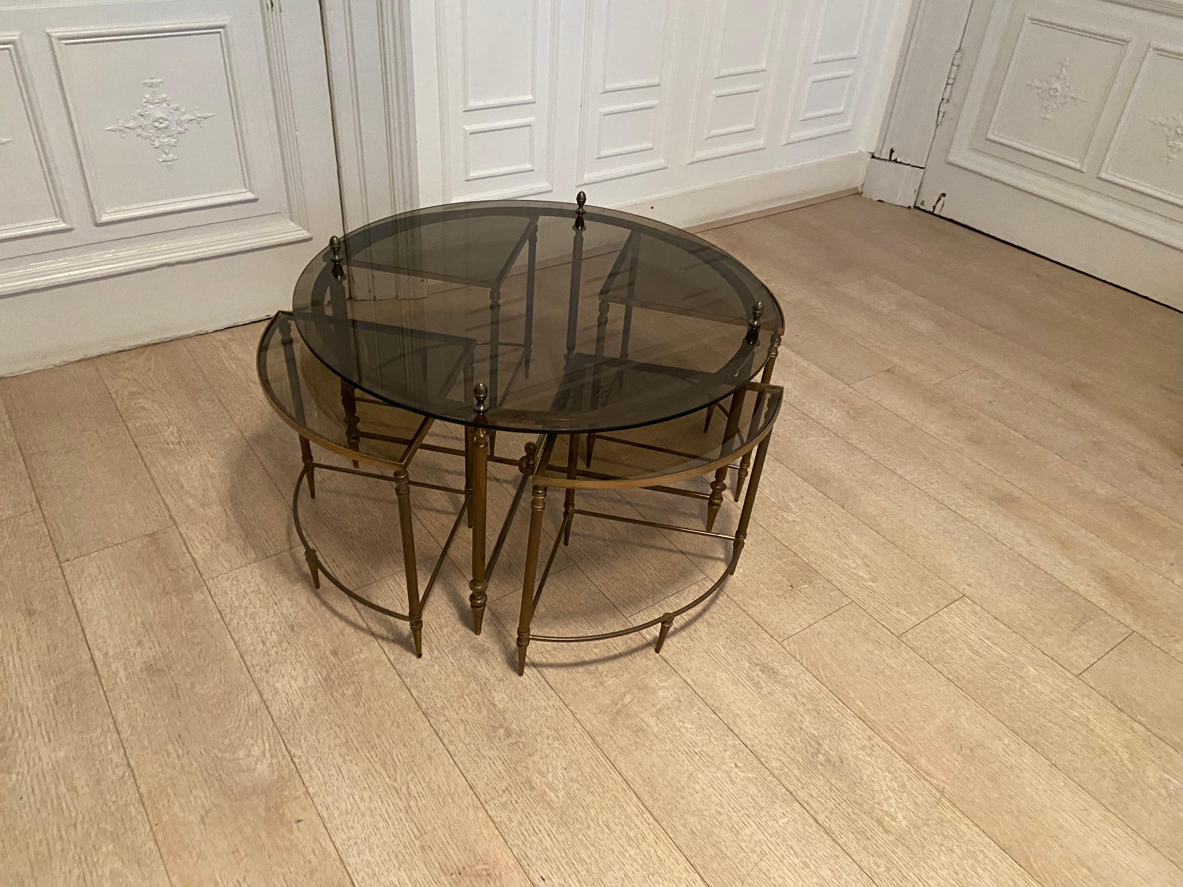 Elegant Fluted Brass Nesting Tables Attributed to Maison Jansen In Good Condition In Brussels , BE