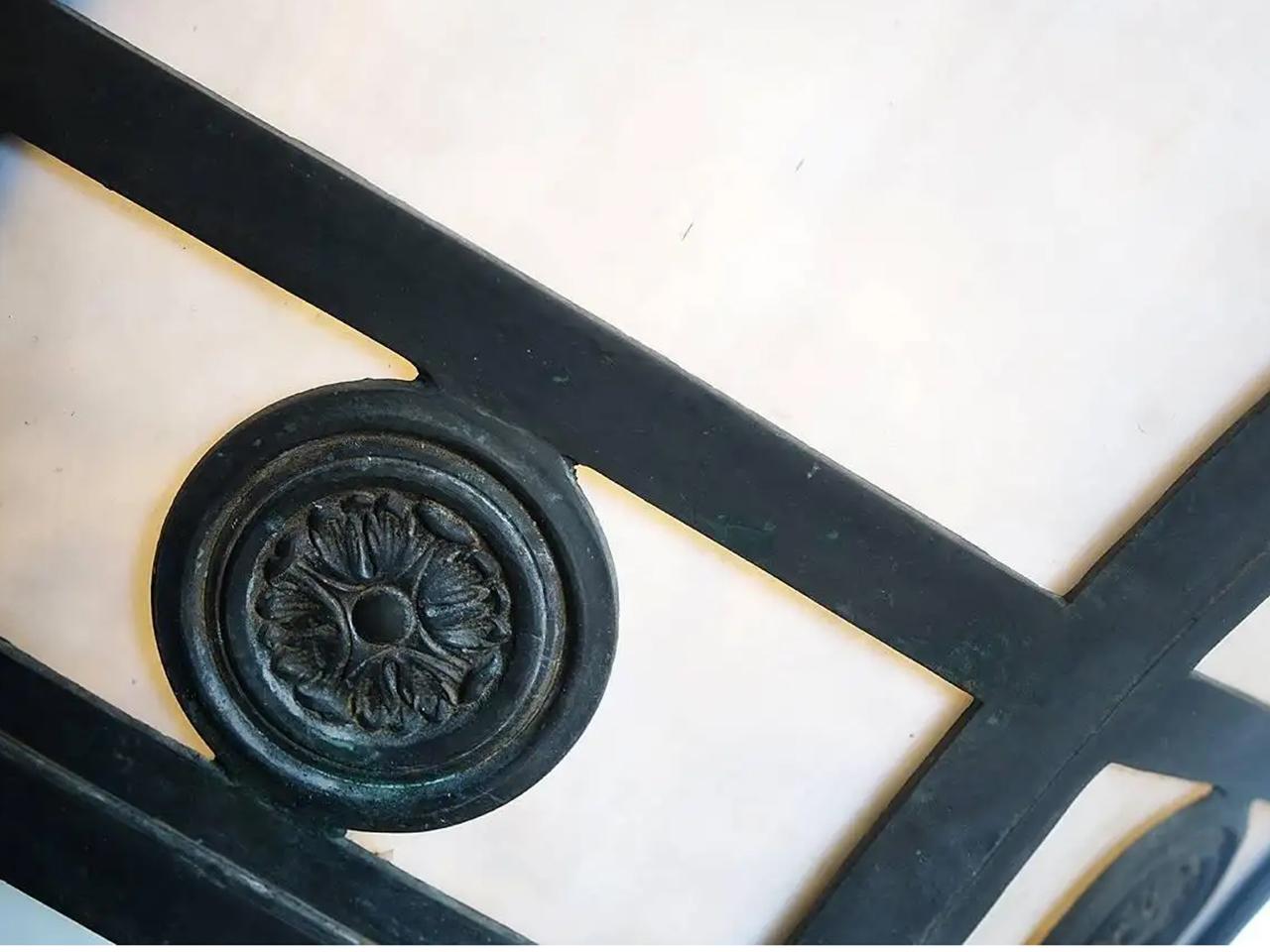 Elegant Formal Eight-Panel Curved Glass Chandelier In Good Condition For Sale In Peekskill, NY