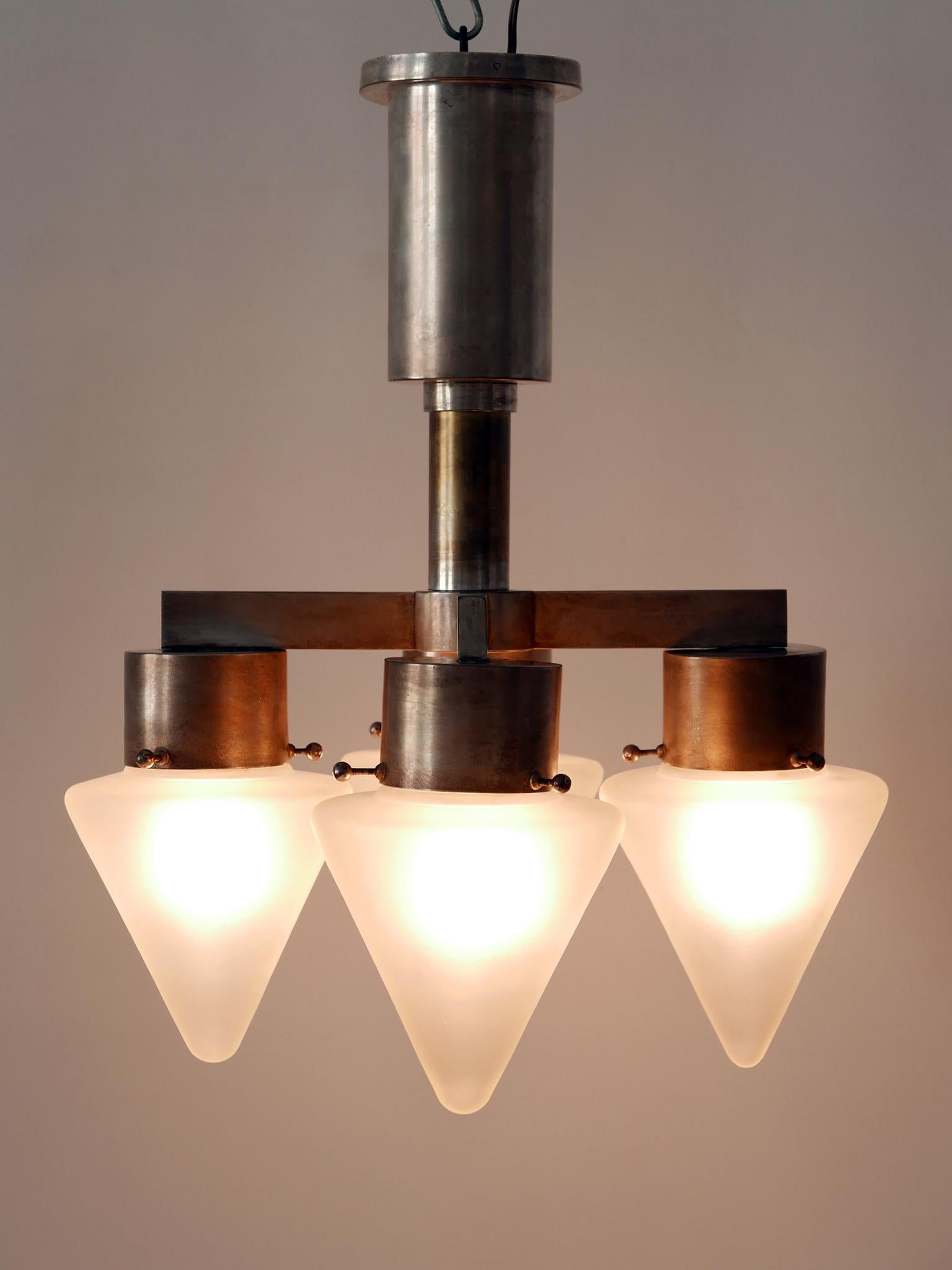 Elegant Four-Flamed Art Deco Chandelier or Ceiling Lamp Germany 1930s In Good Condition For Sale In Munich, DE