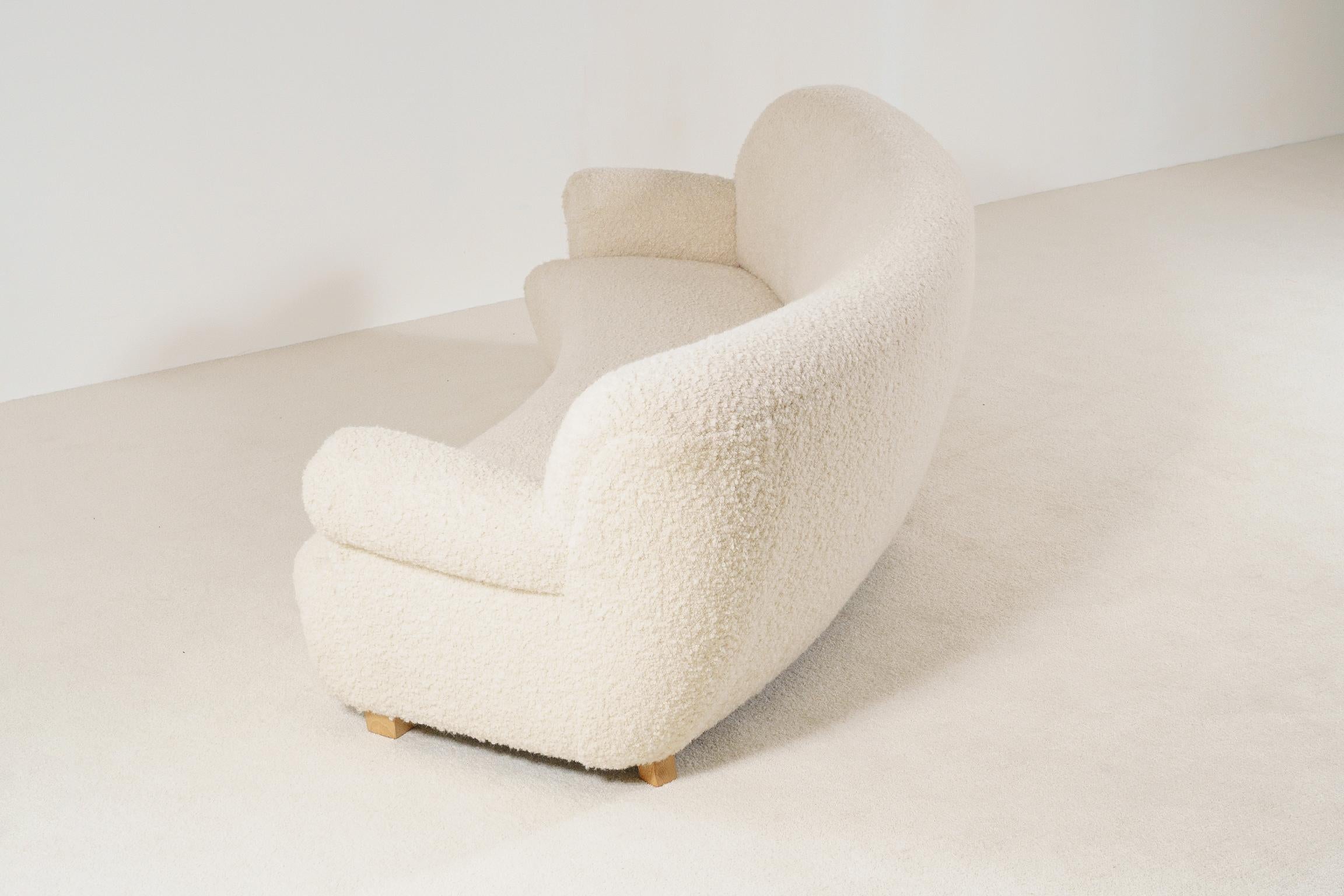 Elegant Four-Seat Danish Curved Sofa, 1940s, New Bouclé Fabric Upholstery 3