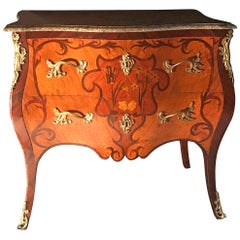 Elegance Commode française du 18ème siècle d'époque Louis XV