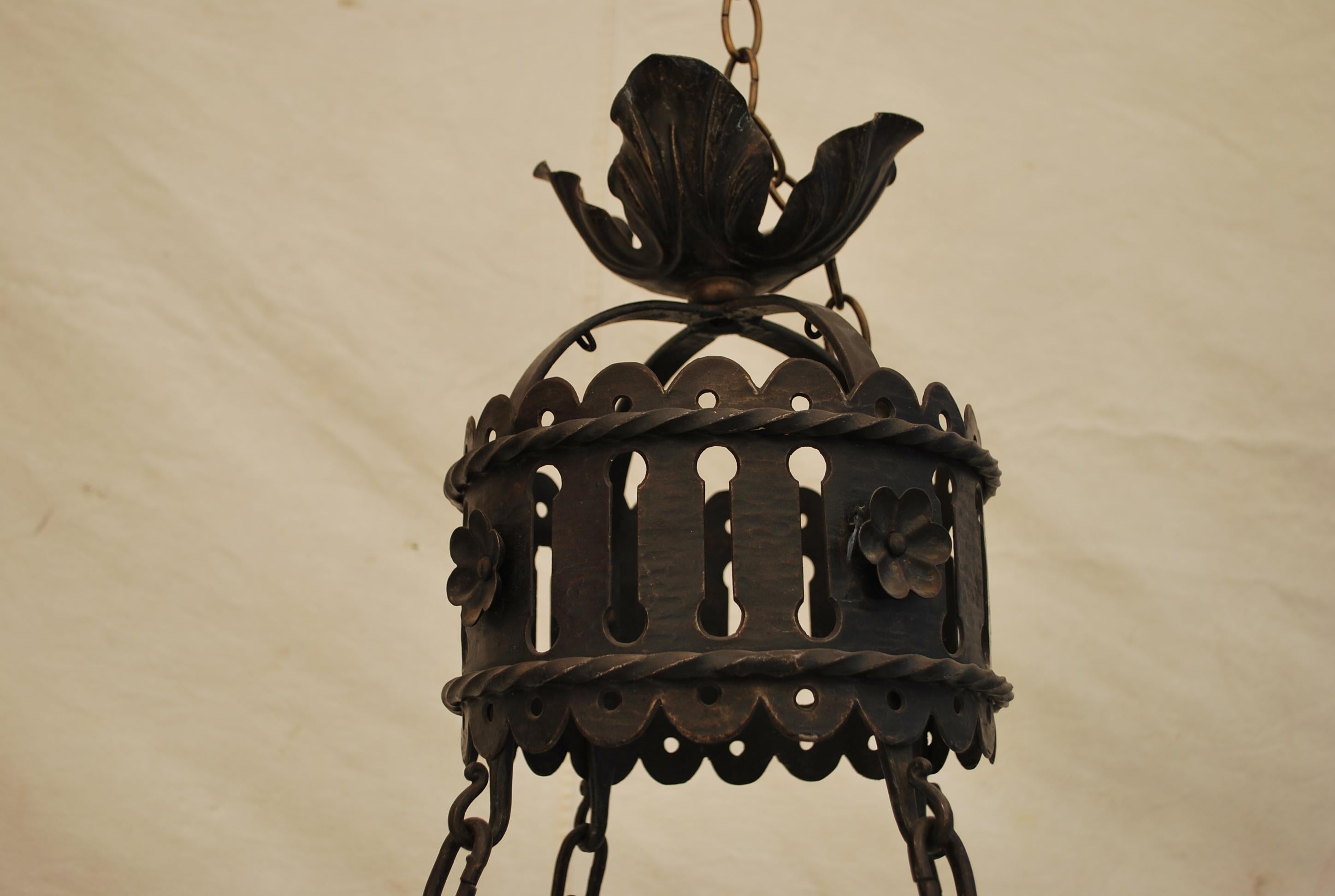 Elegant French 1920's all hands forged wrought iron chandelier For Sale 3