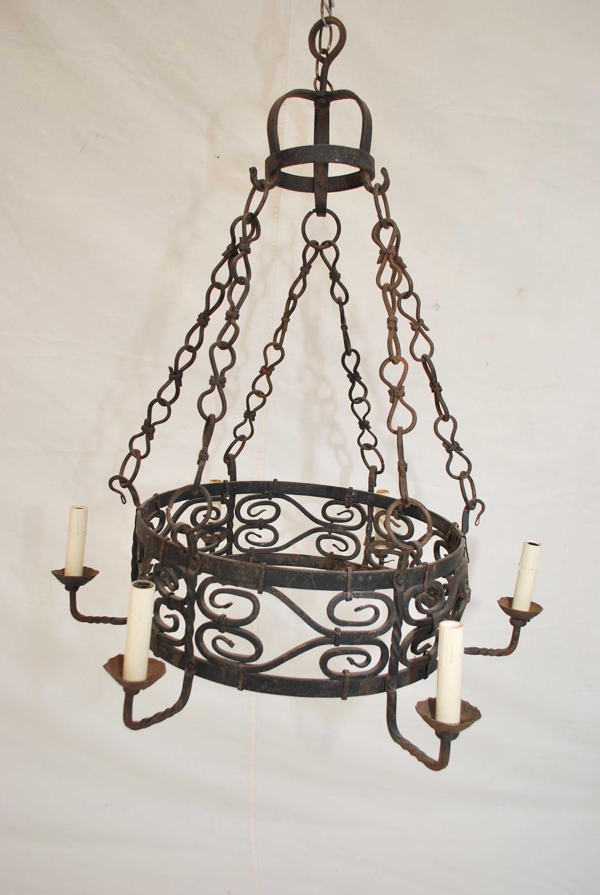 Elegant French 1920's hands made wrought iron chandelier For Sale 4