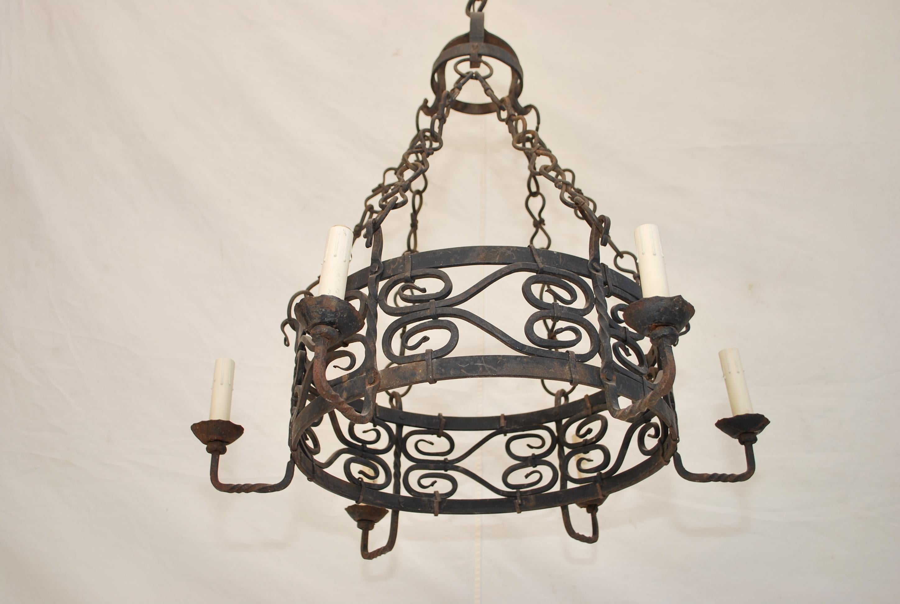 Elegant French 1920's hands made wrought iron chandelier For Sale 5