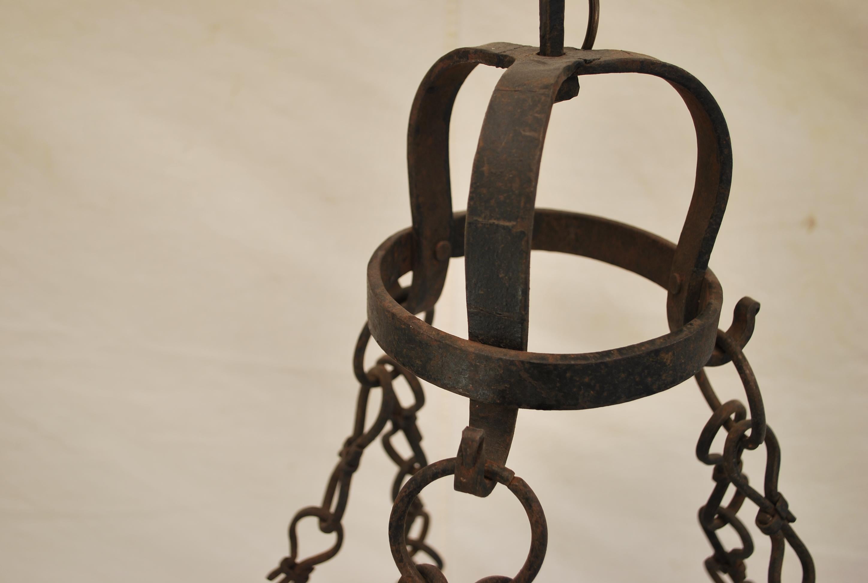 Elegant French 1920's hands made wrought iron chandelier For Sale 1