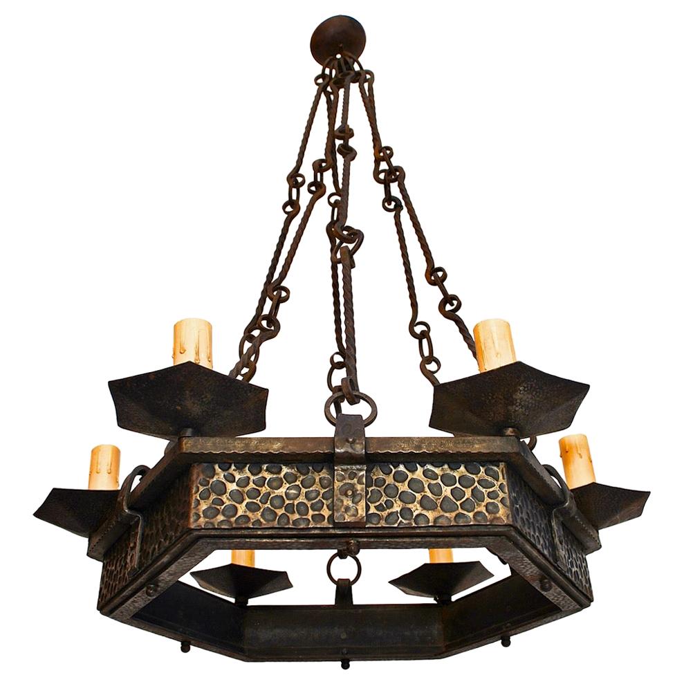 Elegant French 1930s Hands Hammered Wrought Iron Chandelier For Sale