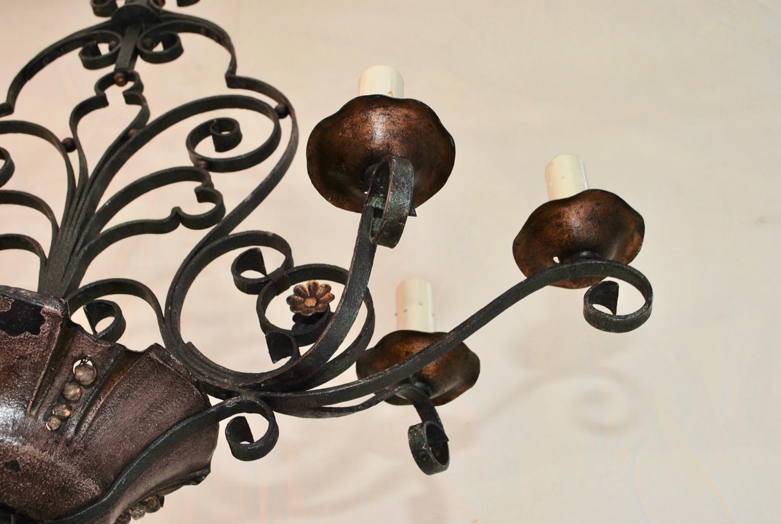 Elegant French 1930s Iron Chandelier in the Manner of Maison Baguès In Good Condition For Sale In Los Angeles, CA