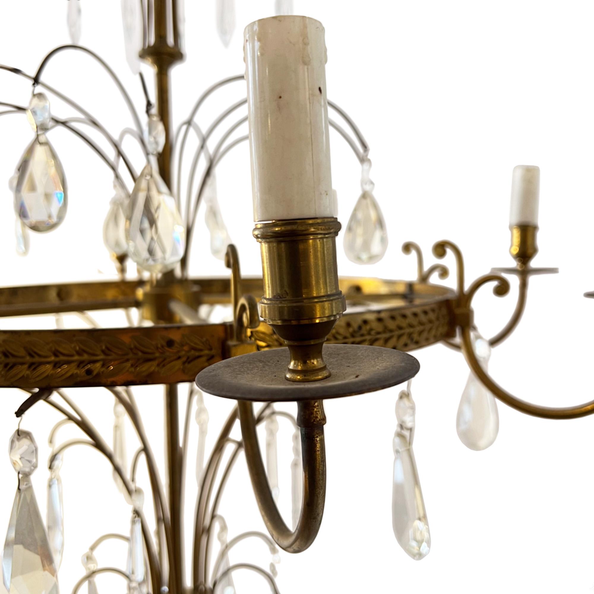 Hand-Crafted Elegant French 1950s Chandelier For Sale