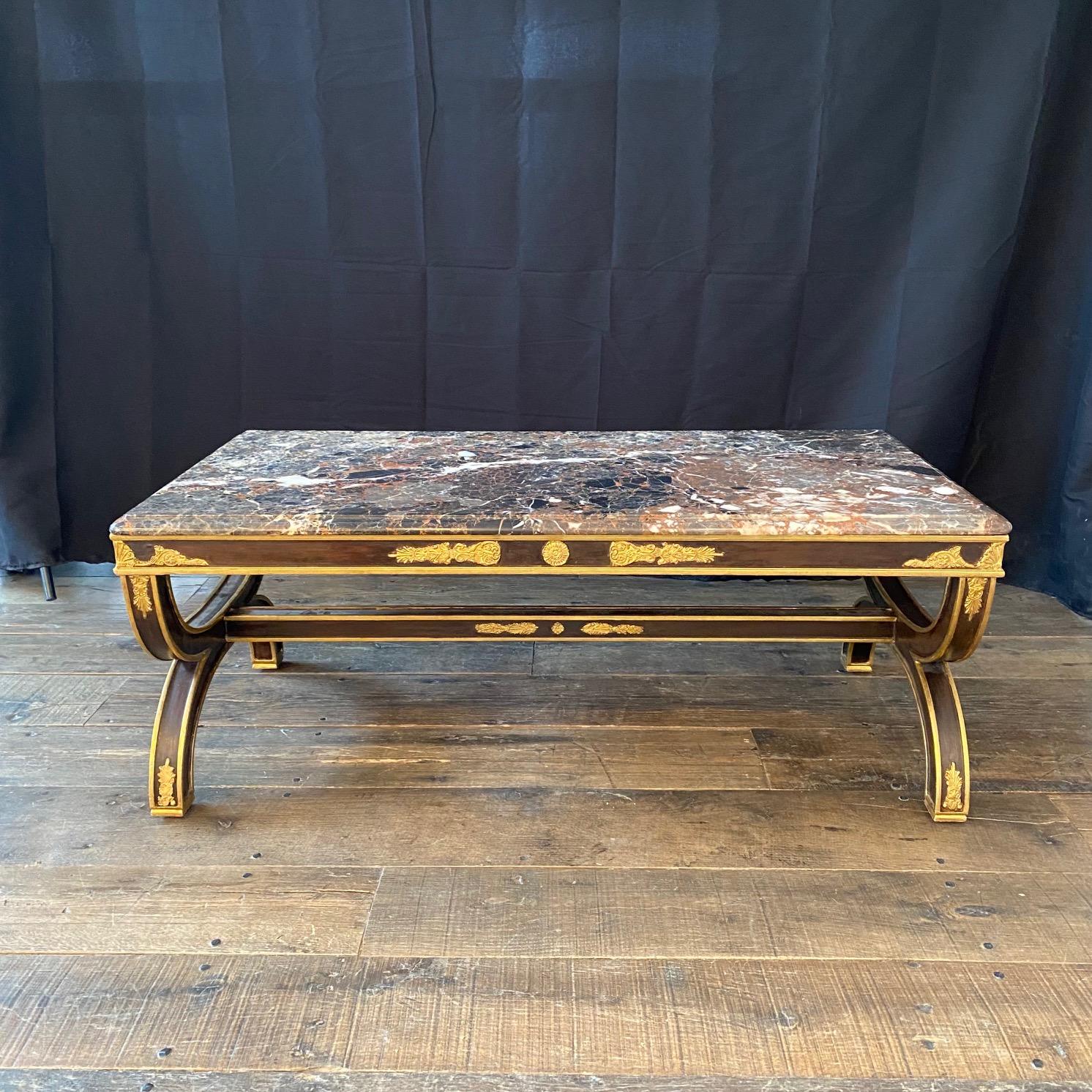 Early 20th Century Elegant French Antique Neoclassical Ebony and Gold Gilt Marble Top Coffee Table For Sale