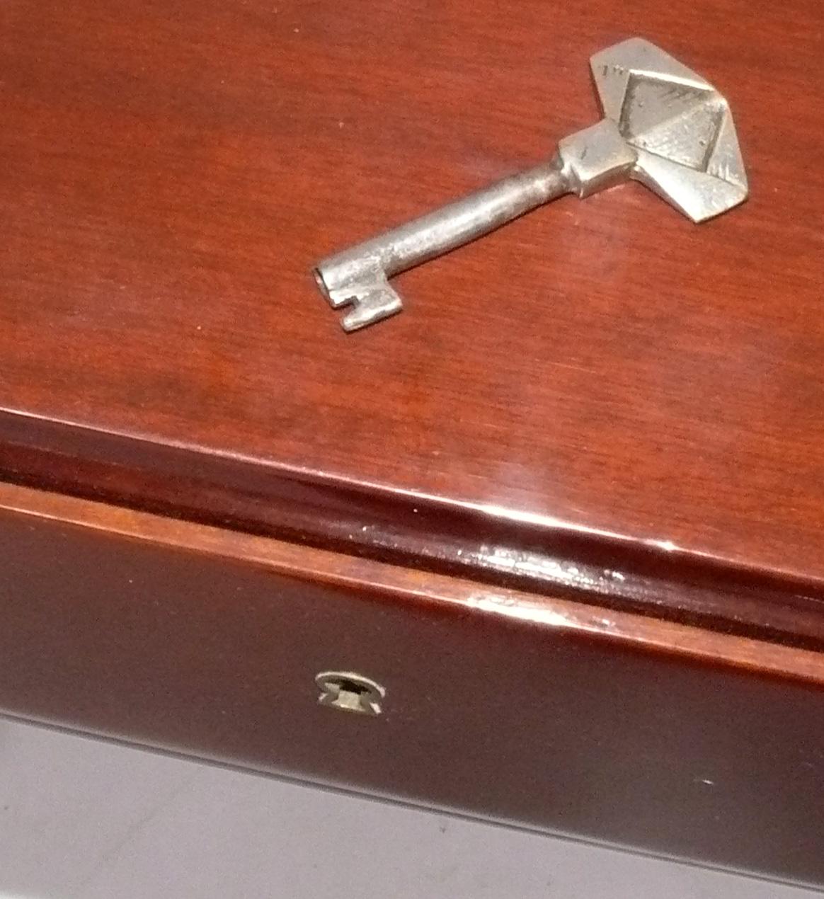 Metal Elegant French Art Deco Desk circa 1930s For Sale