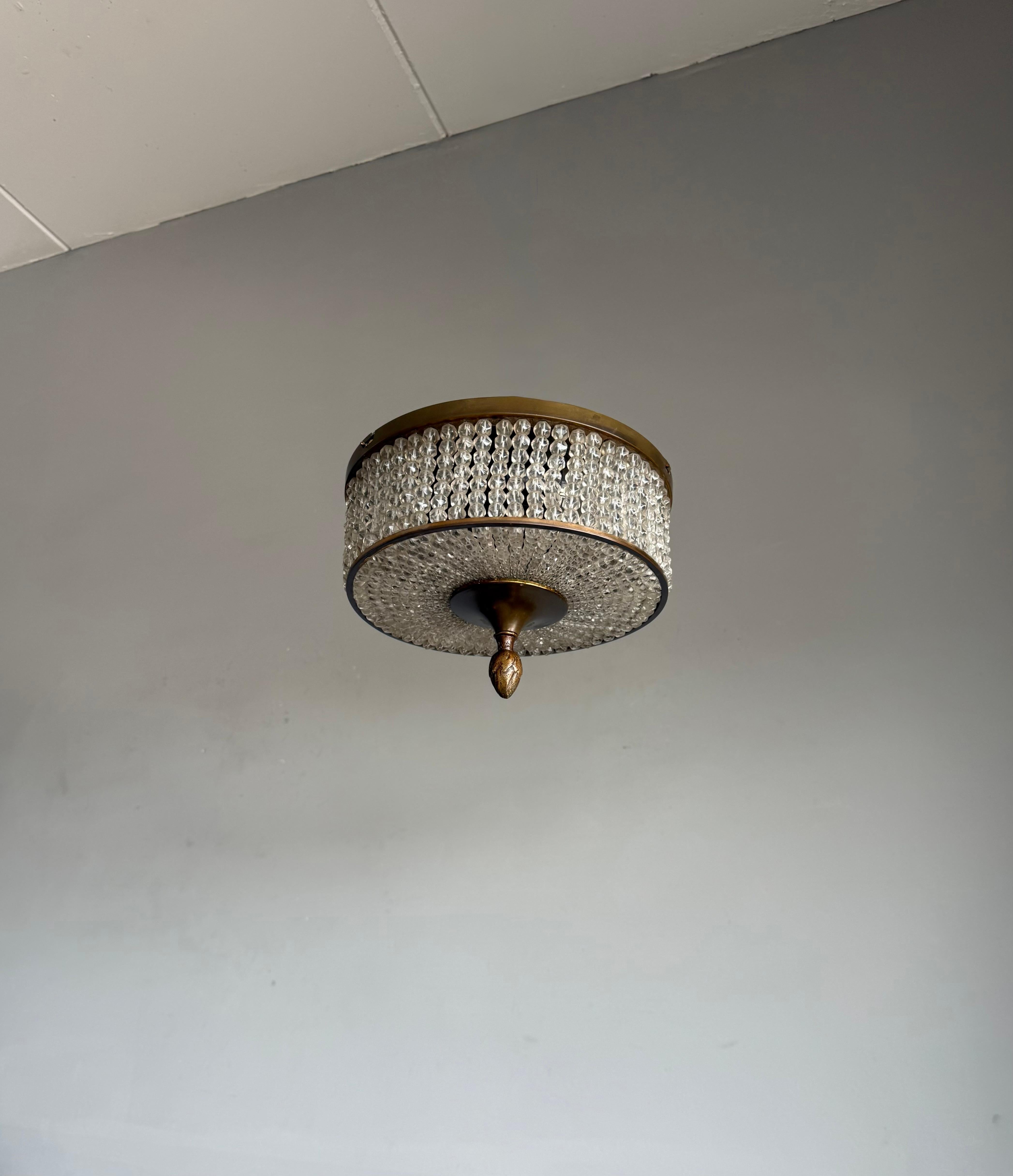 Elegant French Art Deco Flush Mount Ceiling Light with Crystal Beads, circa 1940 In condizioni buone in vendita a Lisse, NL