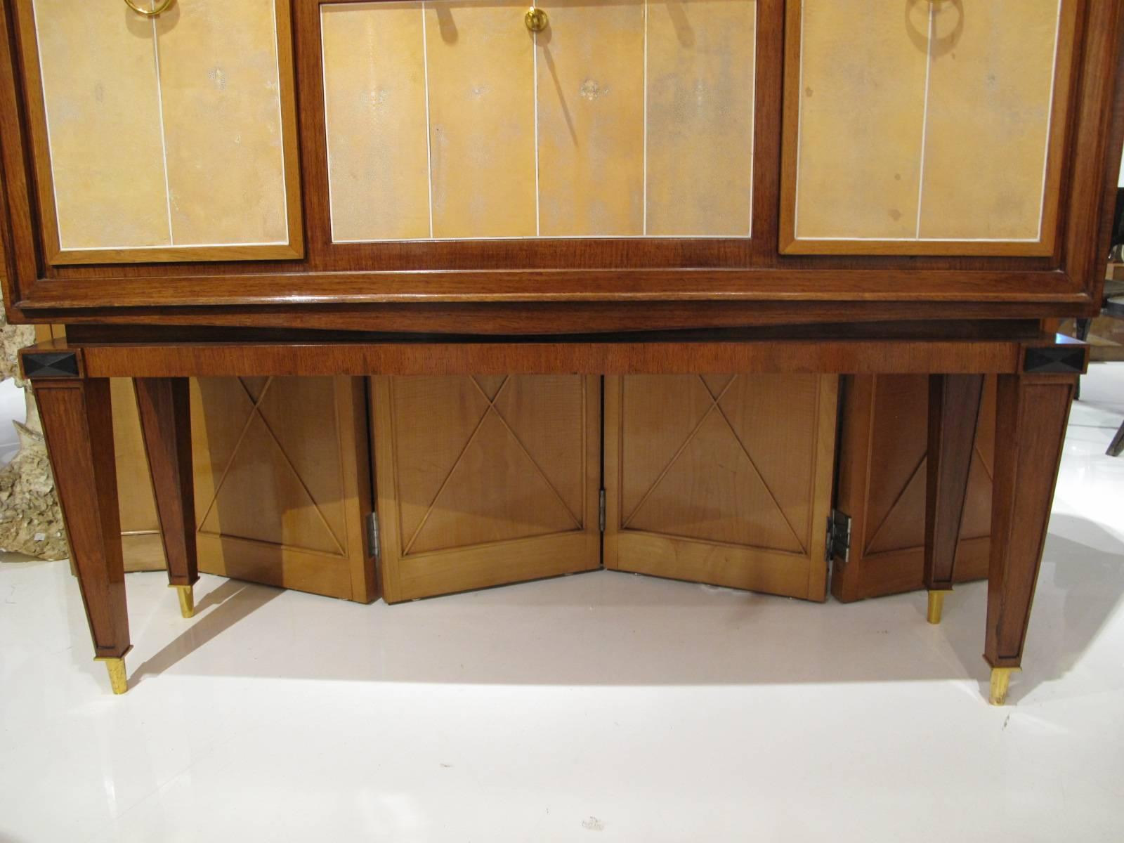 Elegant French Art Deco Walnut and Shagreen  Bar Cabinet 12