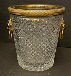 Elegante secchiello per il ghiaccio francese Baccarat con manico di leone Dore Bronze Cut Crystal Ormolu