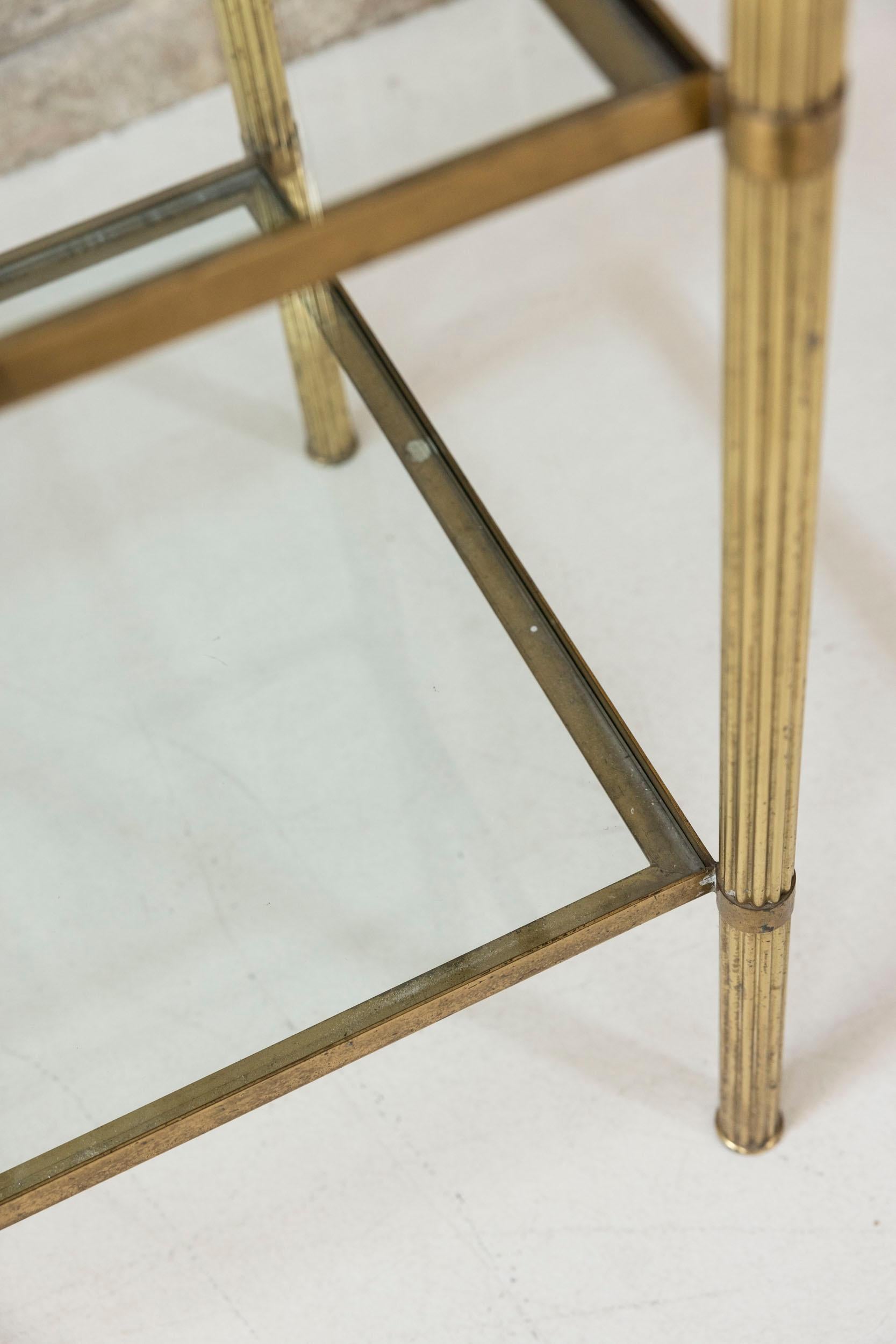 Metà XX secolo Eleganza dell'étagère francese in ottone e vetro, Francia 1960 in vendita