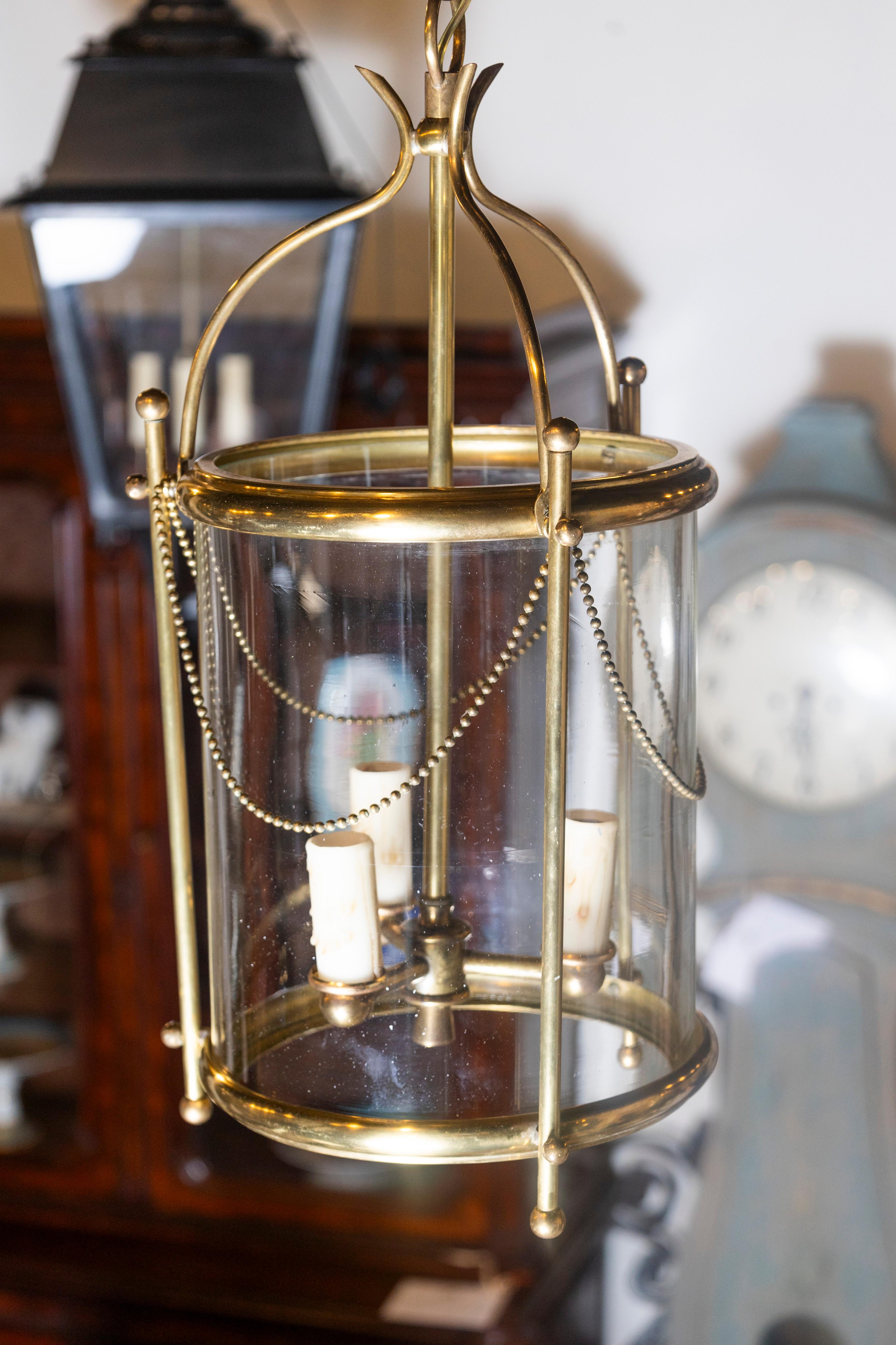 Elegant lustre-lanterne français en laiton et verre, vers 1940 Bon état - En vente à Atlanta, GA