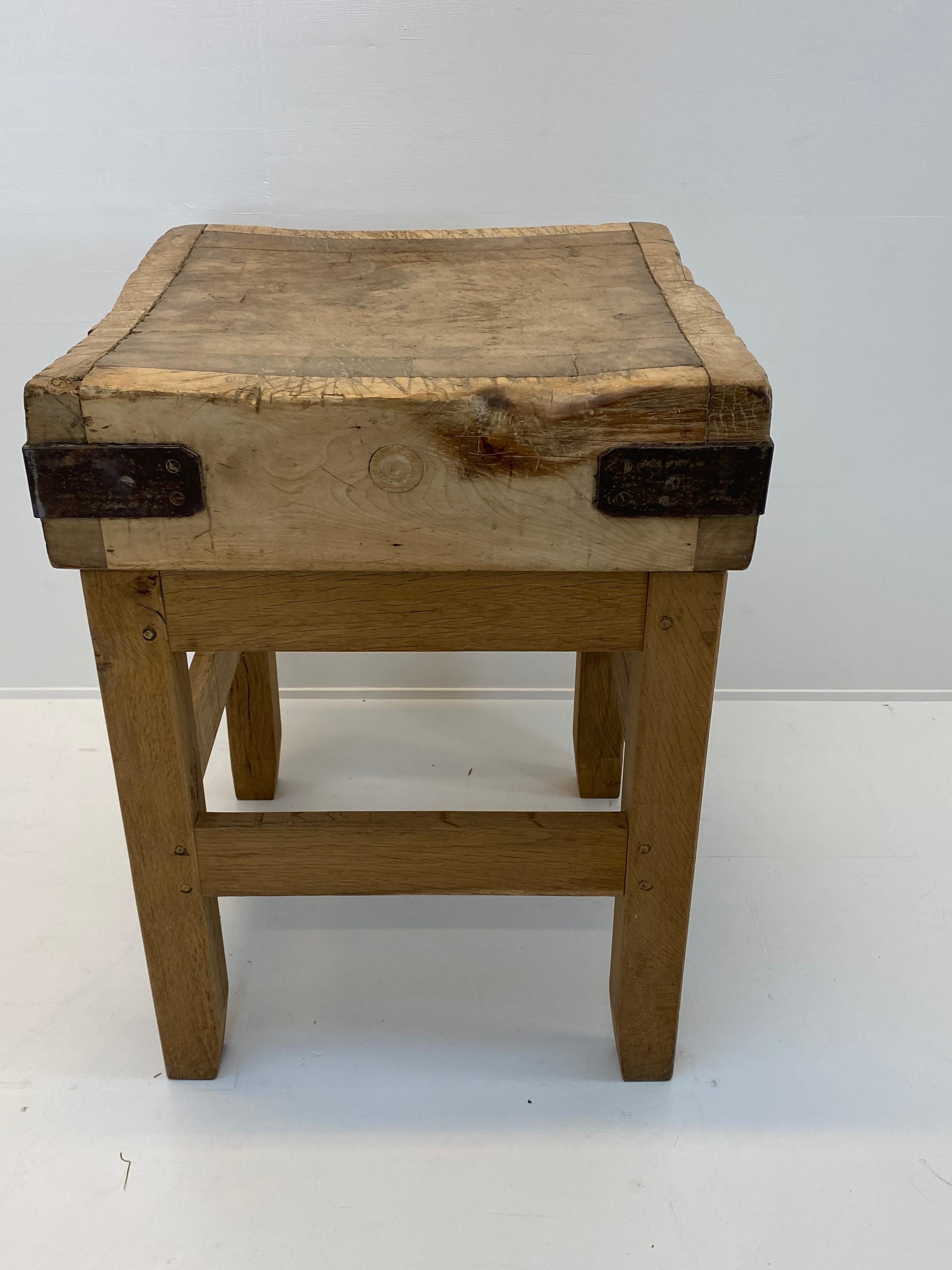 Elegant French Butchers Block, Pedestal table.  For Sale 6