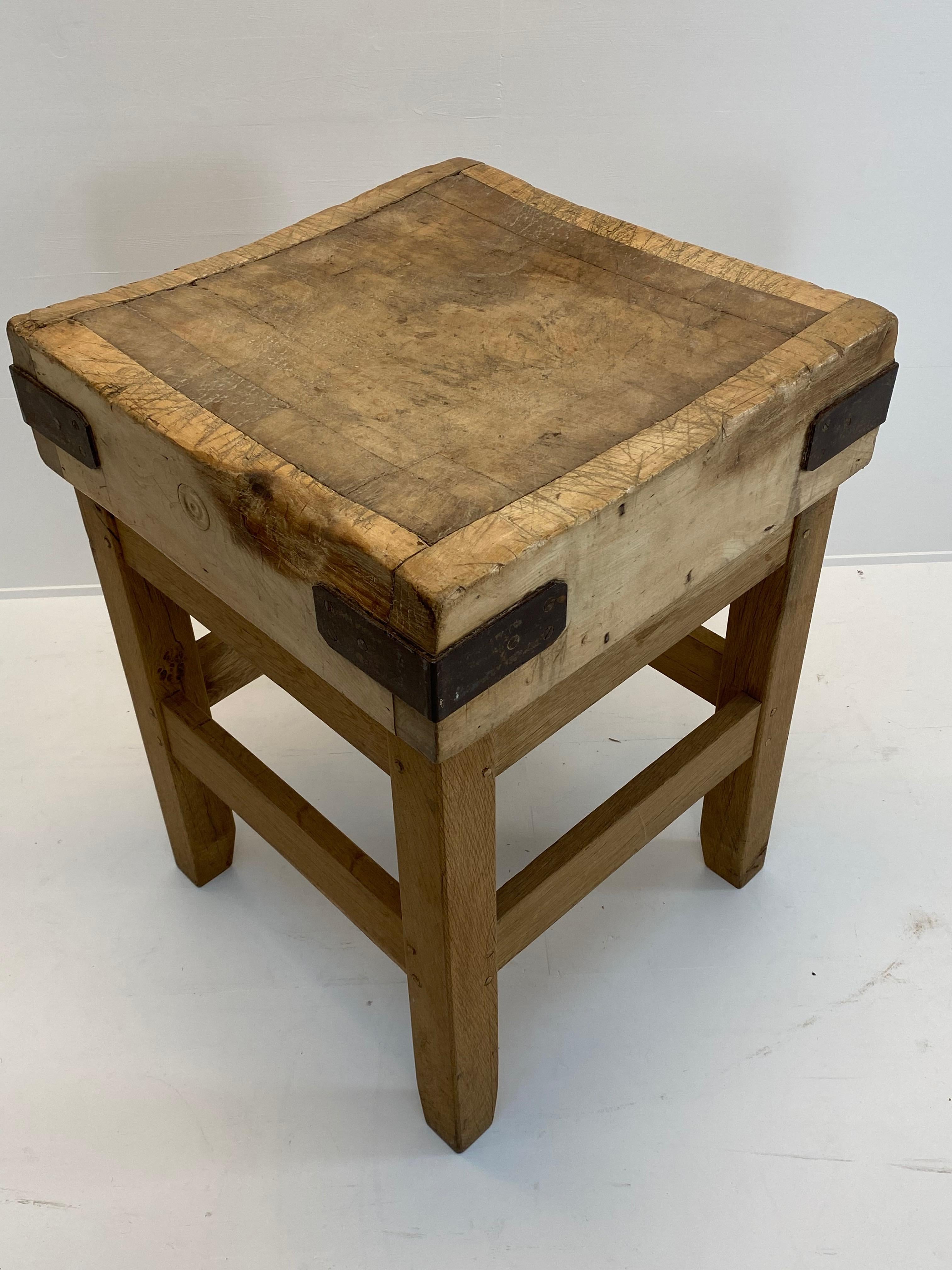 Beech Elegant French Butchers Block, Pedestal table.  For Sale