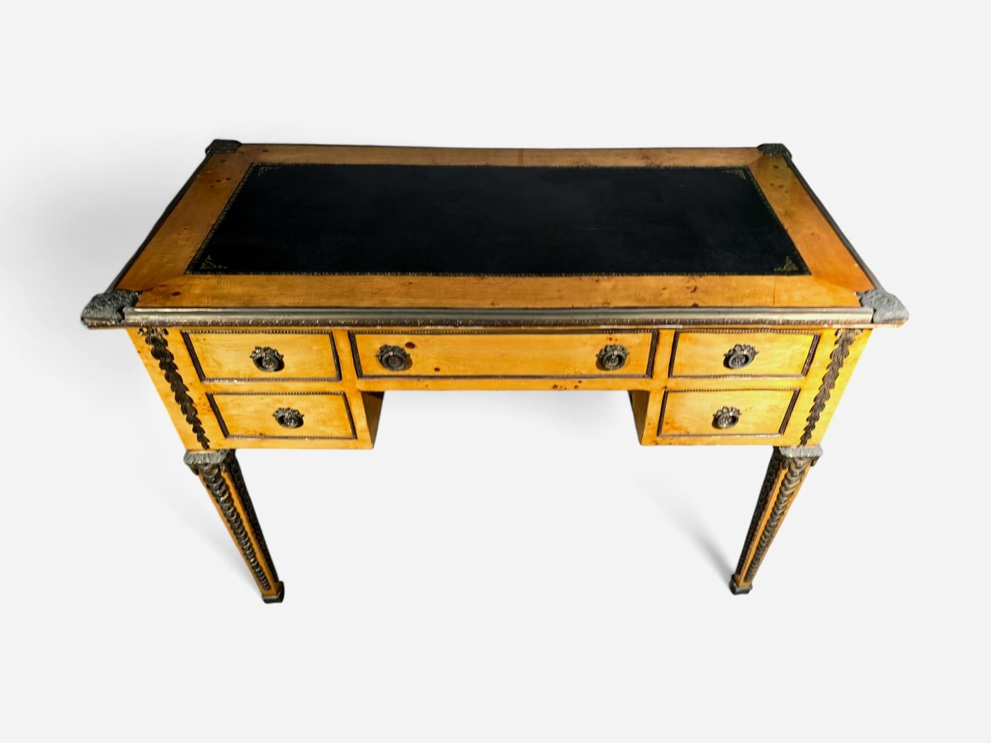 Eleganter französischer Schreibtisch, um 1920 im Angebot 10