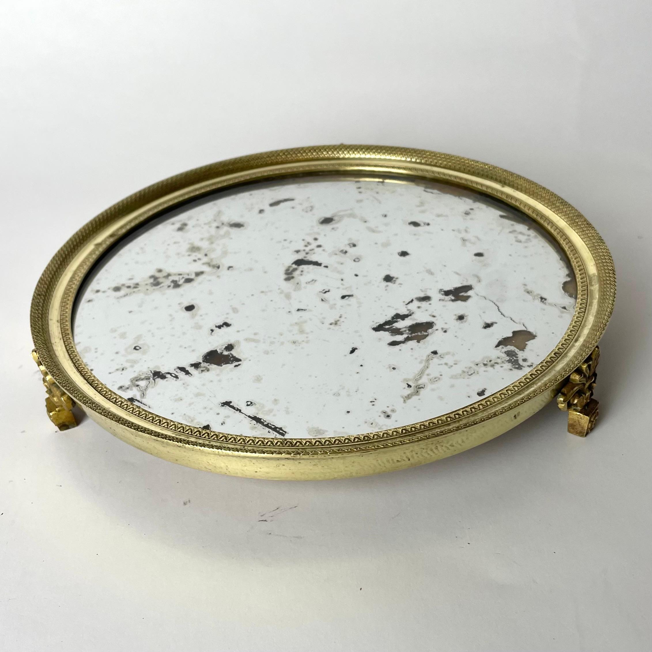 Elegant French Empire Table Plateau in Bronze with nice patina from the 1810s For Sale 3