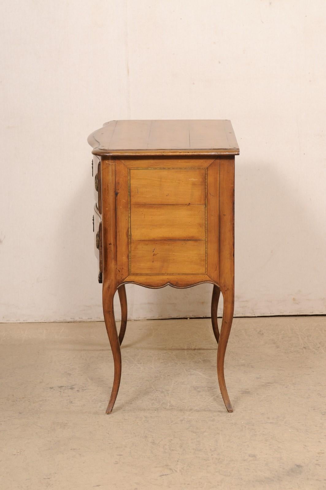 Elegant French Louis XV Raised Commode, Early 19th Century For Sale 6