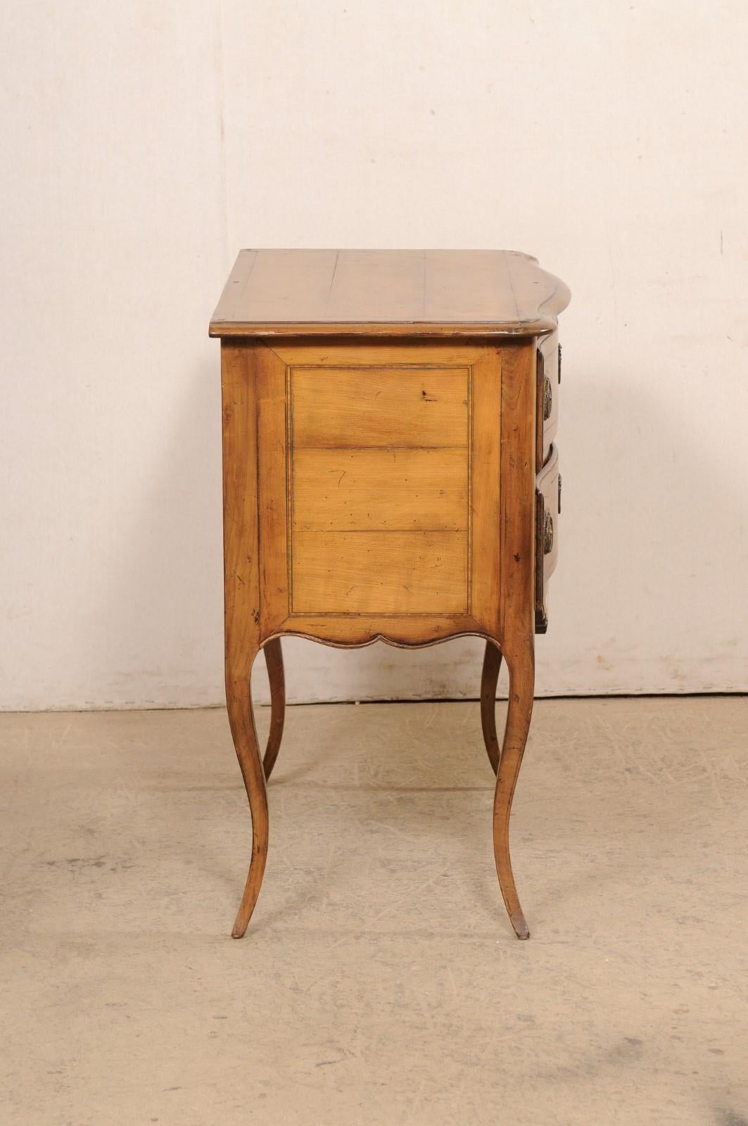 Elegant French Louis XV Raised Commode, Early 19th Century For Sale 3