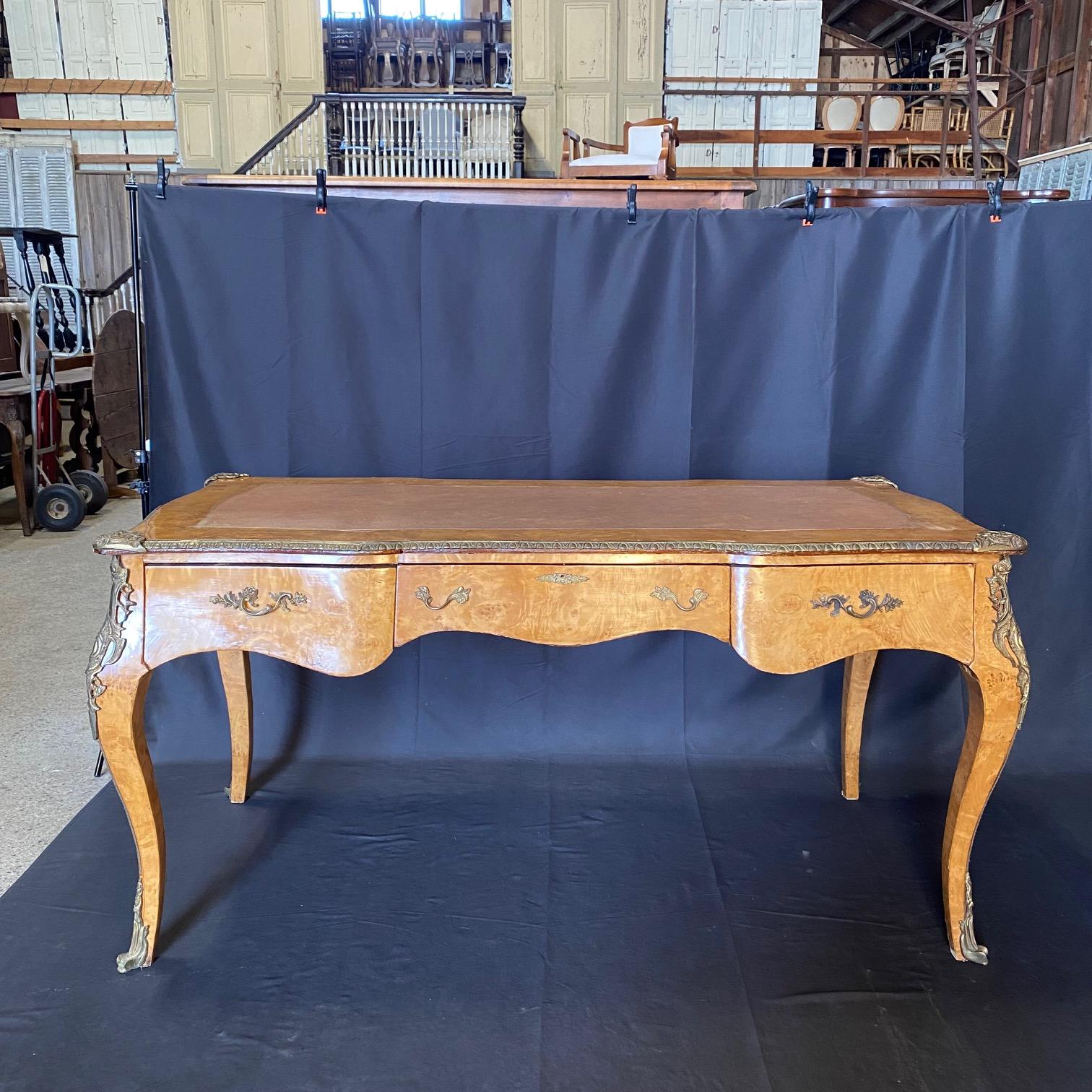 Elegant French Louis XV Style Burled Walnut Writing Desk or Bureau 7