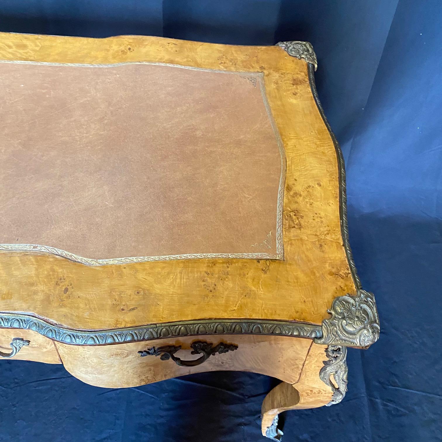 European Elegant French Louis XV Style Burled Walnut Writing Desk or Bureau