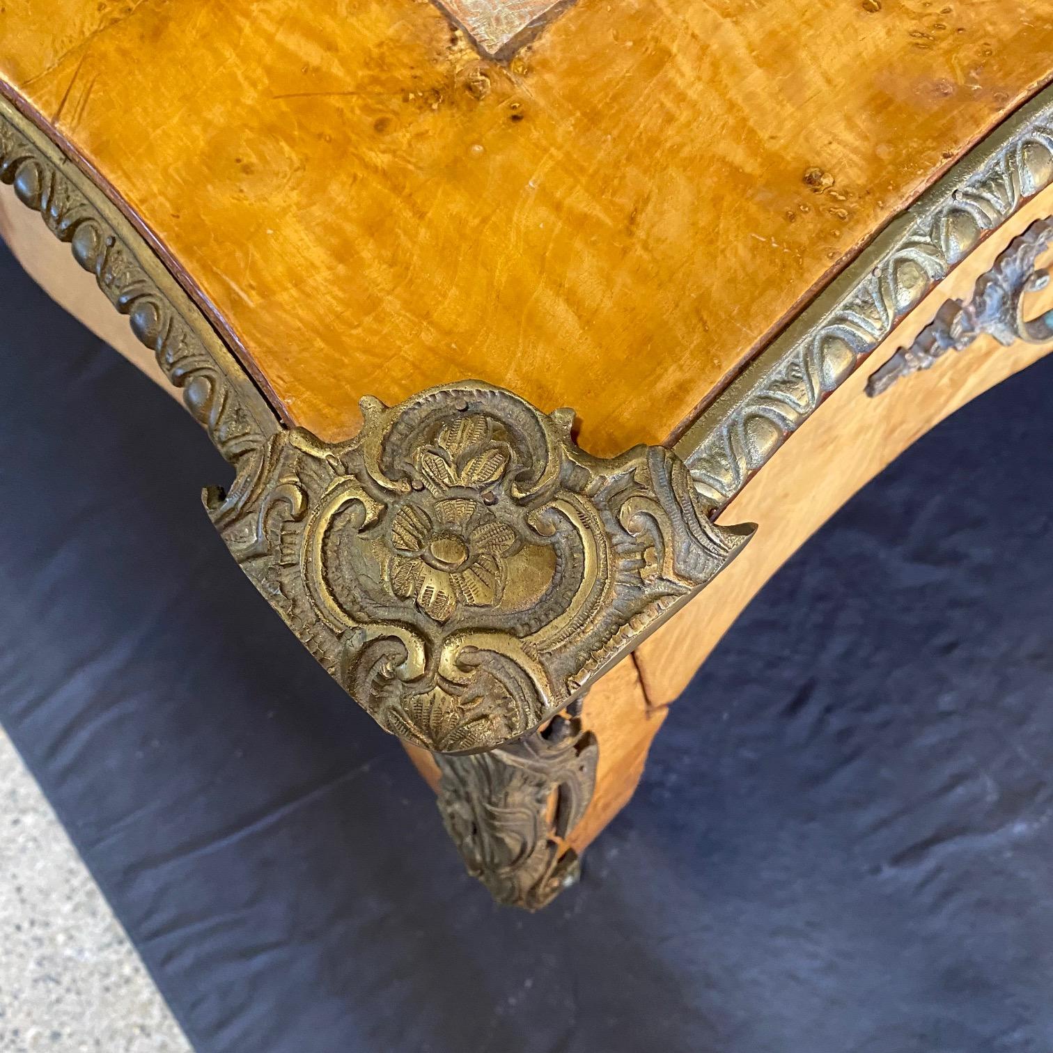 Ormolu Elegant French Louis XV Style Burled Walnut Writing Desk or Bureau