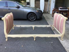 Elegant French Louis XV-Style Day Bed