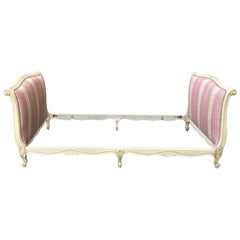 Elegant French Louis XV-Style Day Bed