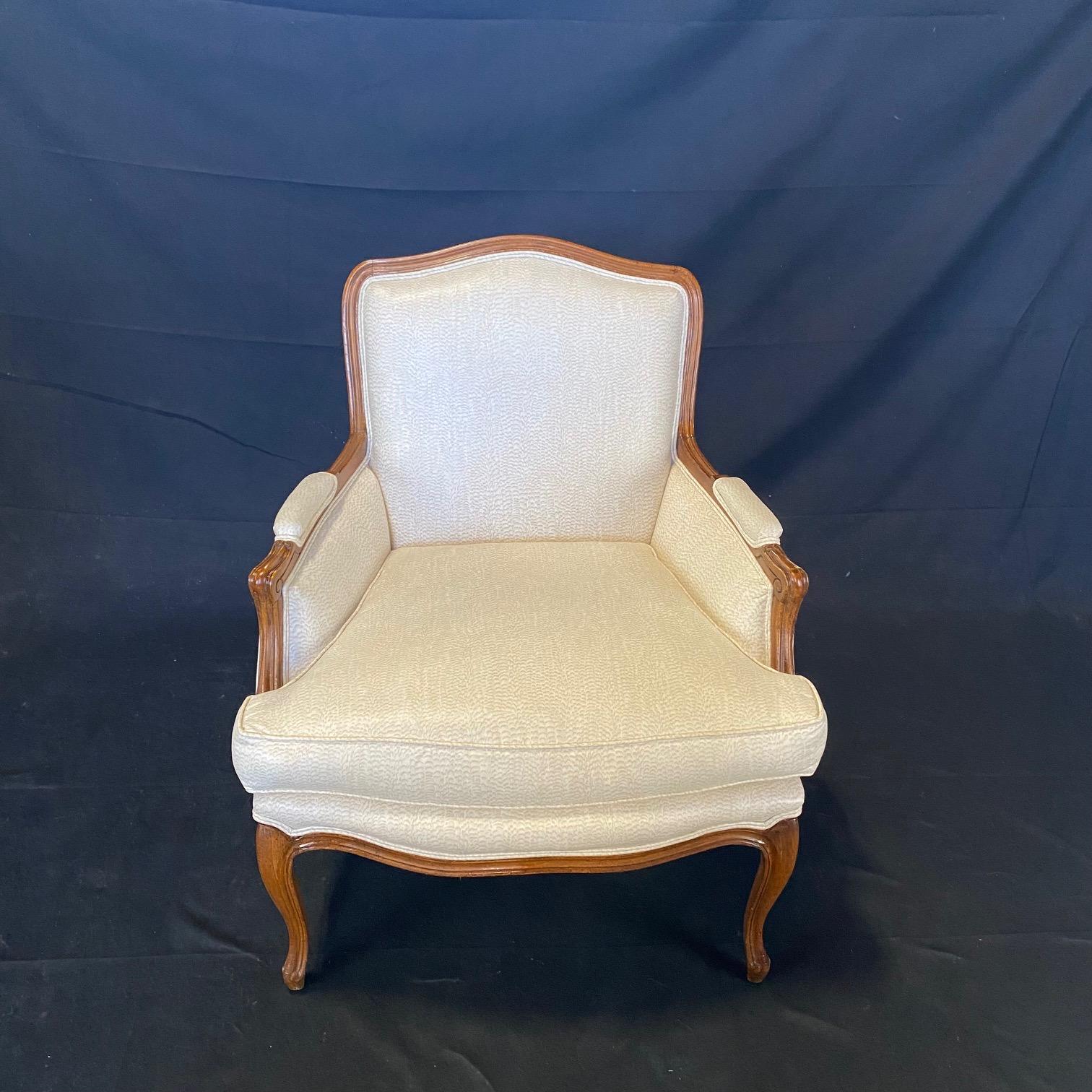 Elegant French Louis XV Style Walnut Armchair or Fauteuil  For Sale 1