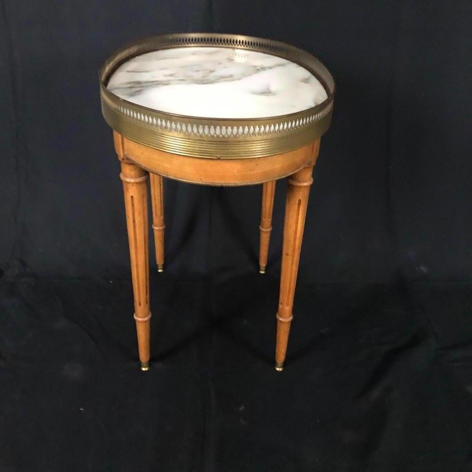 Elegant French Louis XVI Style Oval Oak Marble Topped Side Table 1