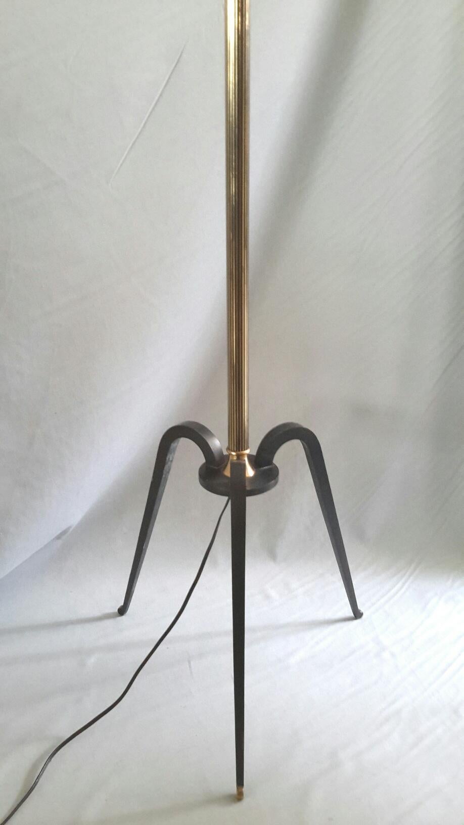Elegant French Mid-Century Modern Bronze Lamp Floor by Arlus, 1950s For Sale 1
