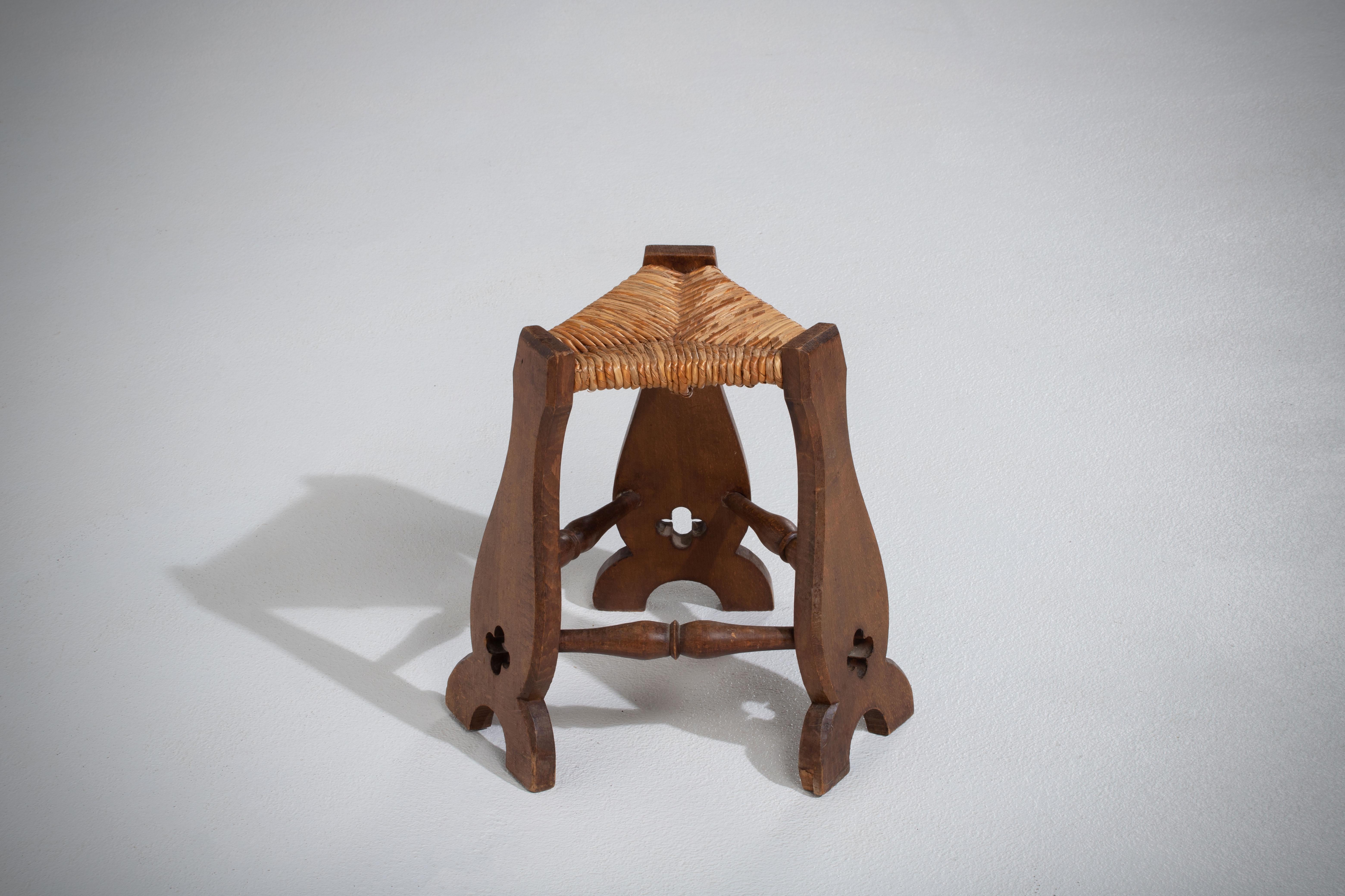 Hand-Carved Elegant French Oak Stool, Woven Rush Seat, 1930s For Sale