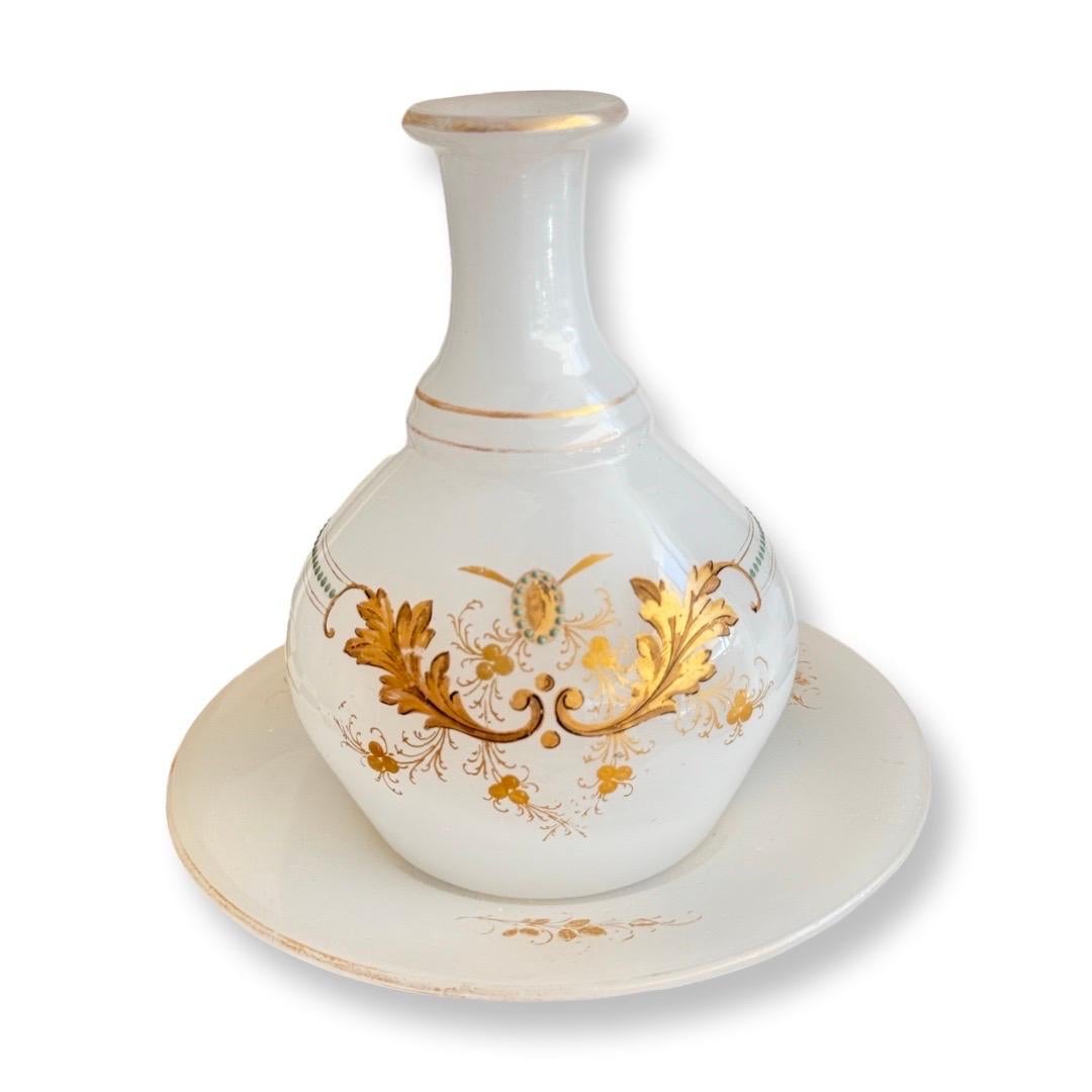 Napoléon III Elegance French Opaline Glass Night Service, début du 19e siècle en vente