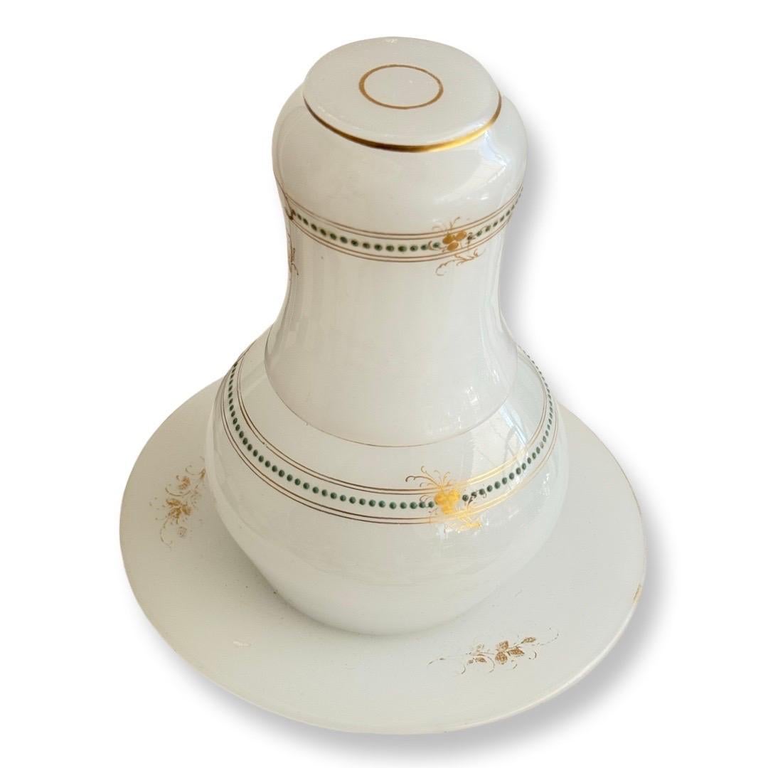 XIXe siècle Elegance French Opaline Glass Night Service, début du 19e siècle en vente