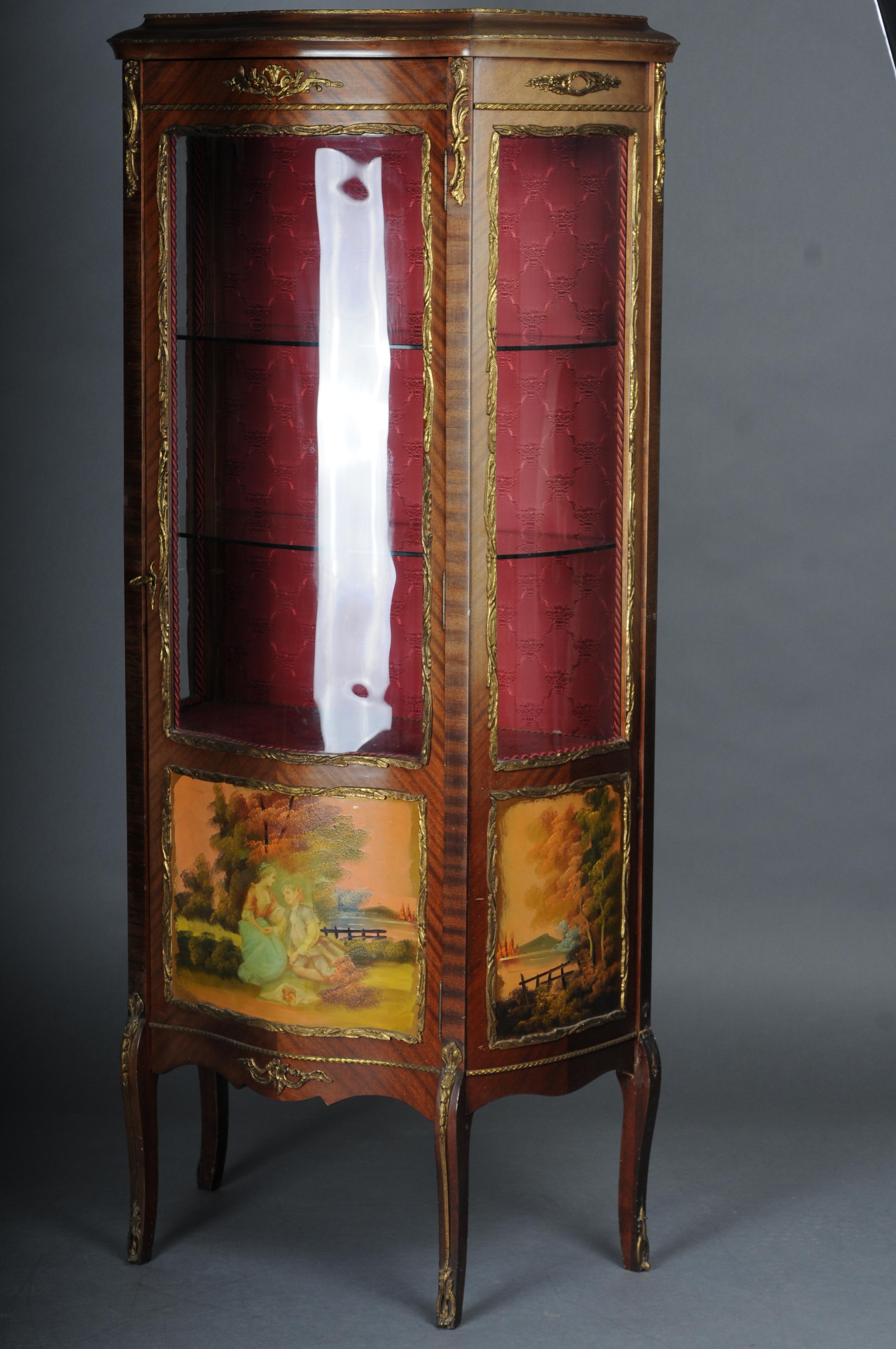 Elegant French Ornamental display case, gilded bronze, Louis XV For Sale 8