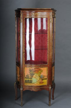 Elegant French Ornamental display case, gilded bronze, Louis XV