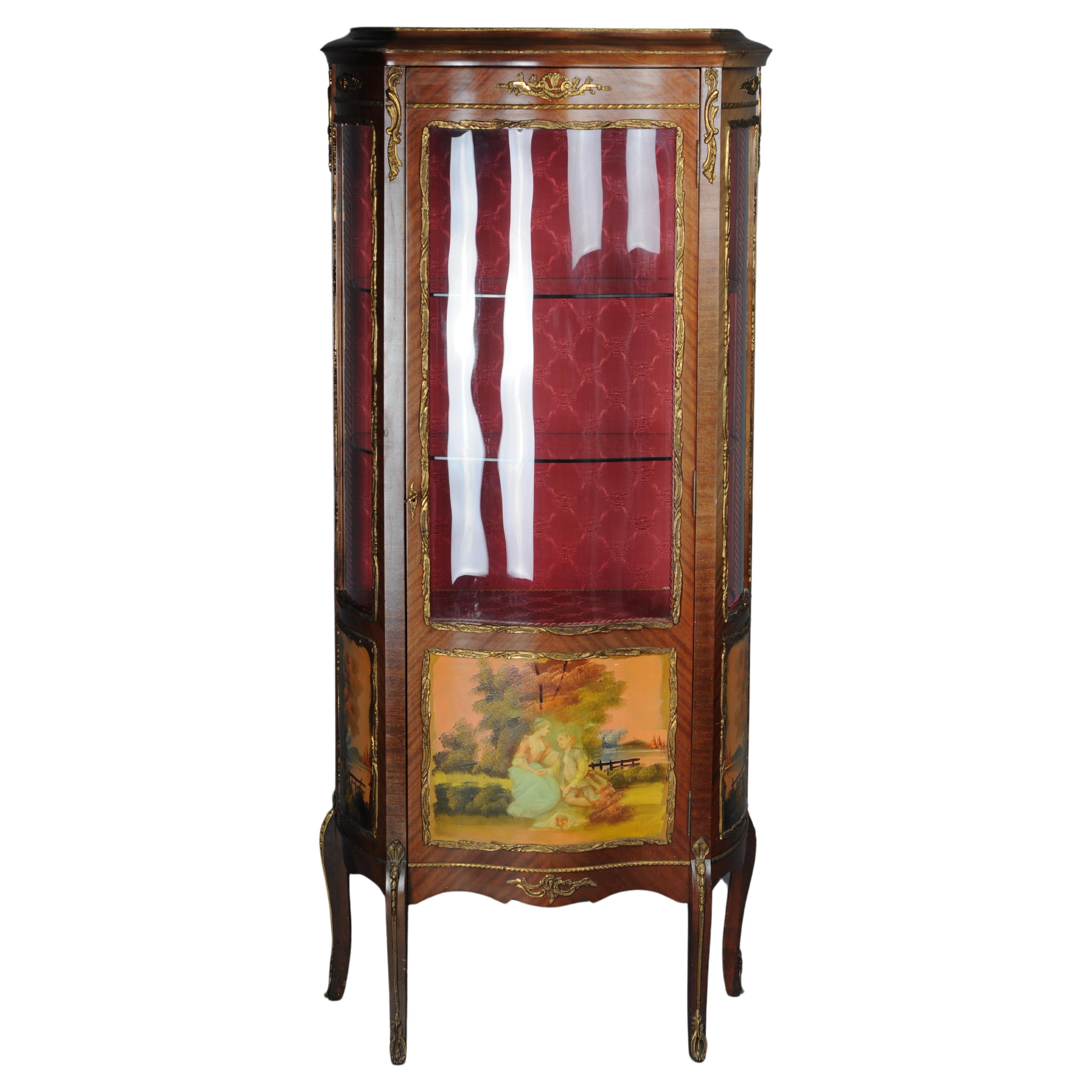 Elegante vitrine ornementale française, bronze doré, Louis XV en vente