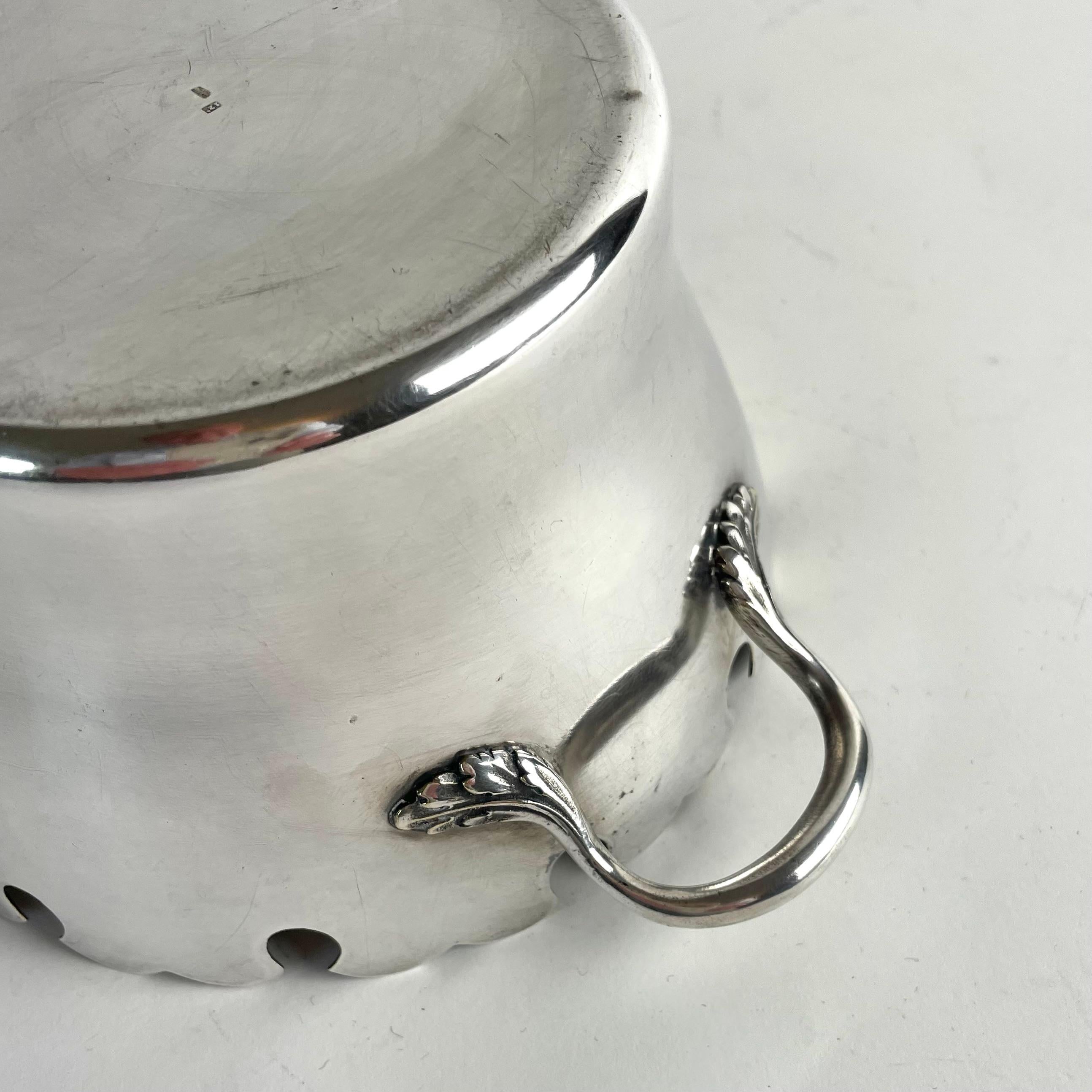 Elegante enjuagador francés de copas de vino chapado en plata, siglo XIX en venta 4